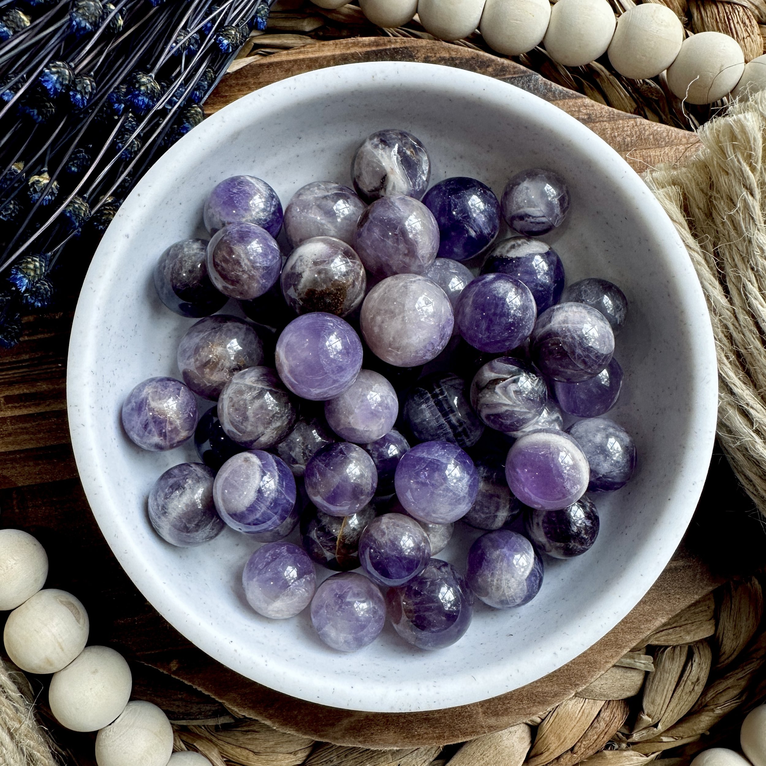 Chevronamethystminisphere_crystal_soyeleen.com