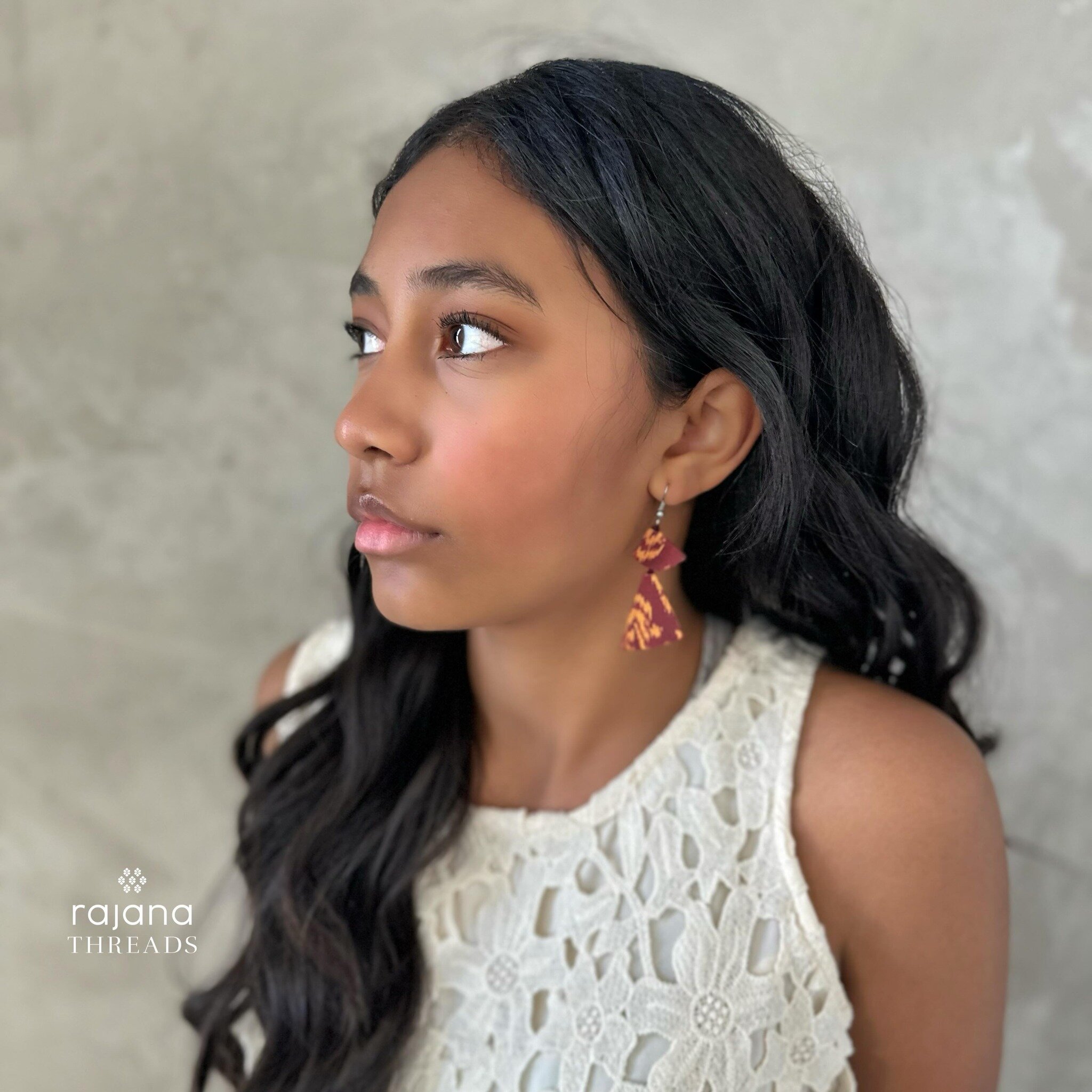 Our THYDA earrings are so chic! They&rsquo;re lightweight and perfect for that subtle touch of Khmerness! 🇰🇭

We have lots of colors and patterns in stock. Grab a pair or two (or more). And they&rsquo;re all made with Khmer seung and houl. 🙌

#raj