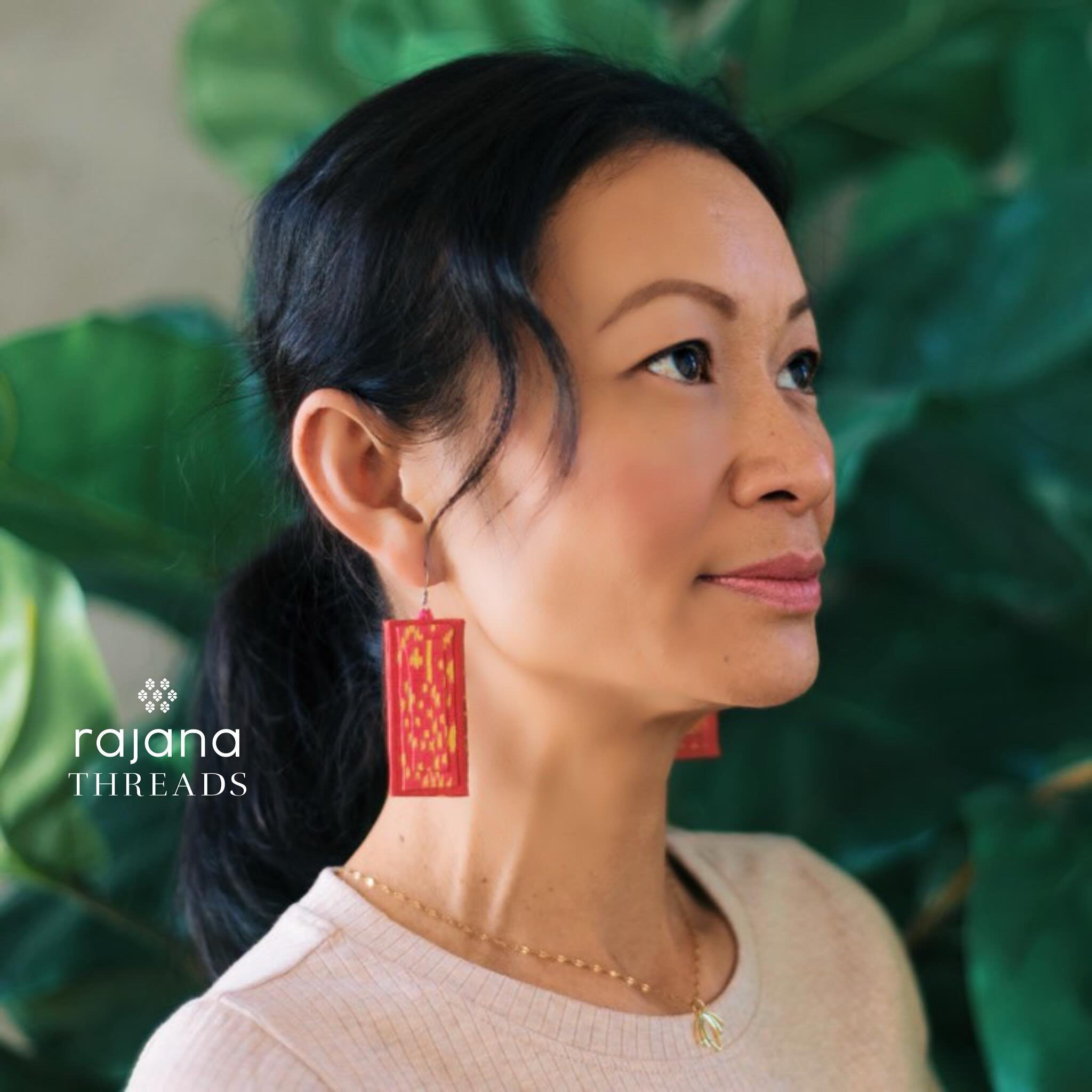 THYDA Earrings, a great way to wear your culture.

This handmade earrings are made with seung and houl. They are super lightweight and come in multiple colors and designs. Shop link in bio.

Model: @flaowergirl 🇱🇦
📷 : @atribecalledqhmu 
Necklace: 
