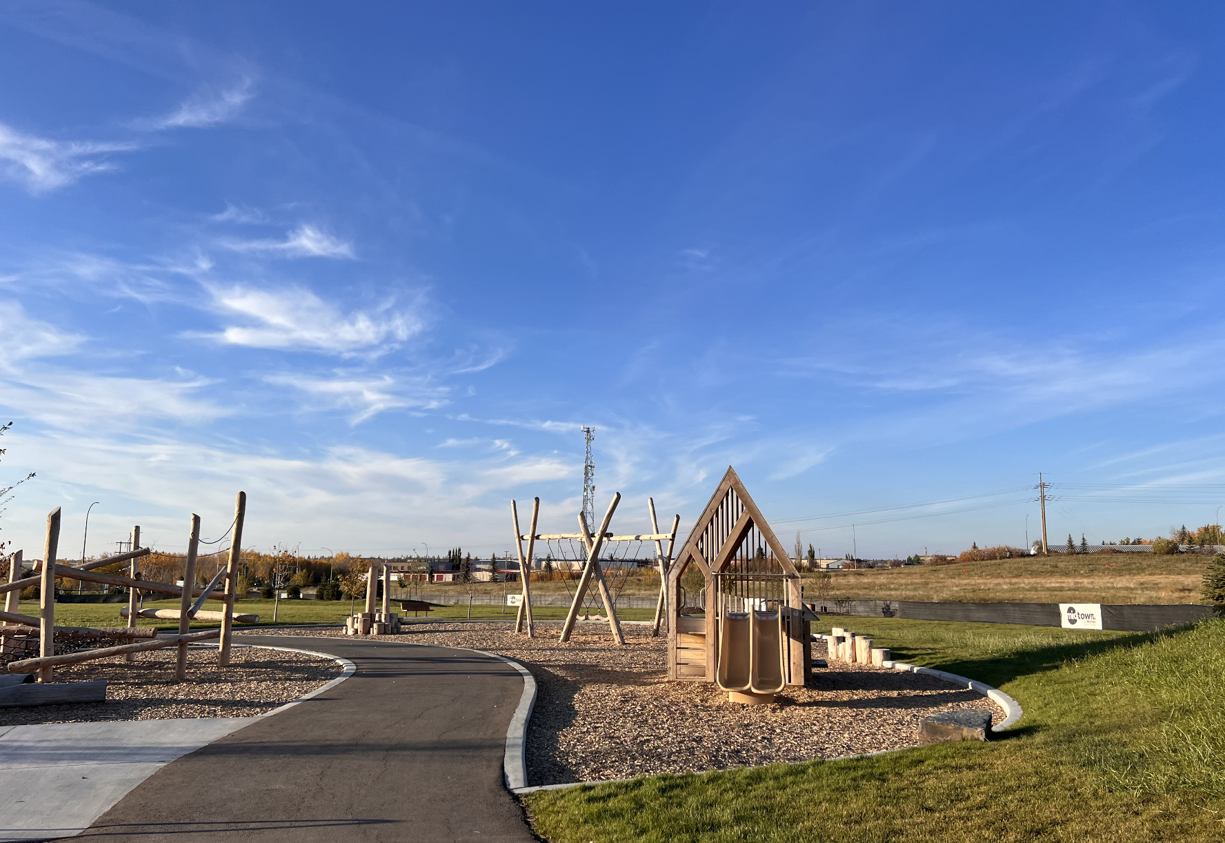 Edmonton Playground - Rondeau Park St. Albert Overview .png