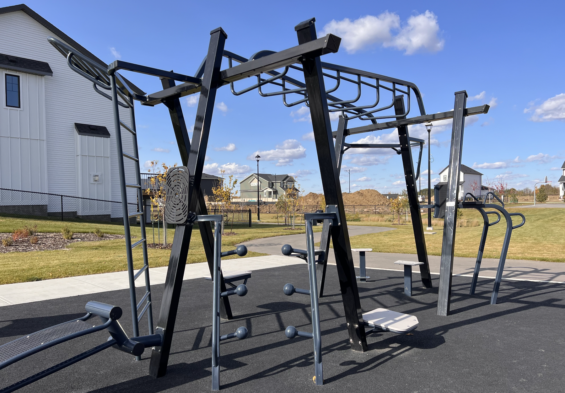 Edmonton Playground - Parc Reunis Beaumont Fitness Park.png