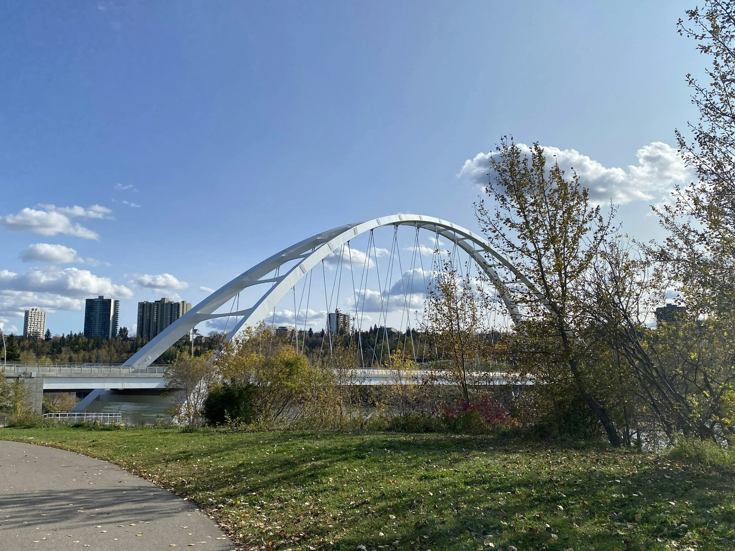 Edmonton: Unveiling the Top 5 Reasons Why It Reigns Supreme as Your Ideal Holiday Destination
