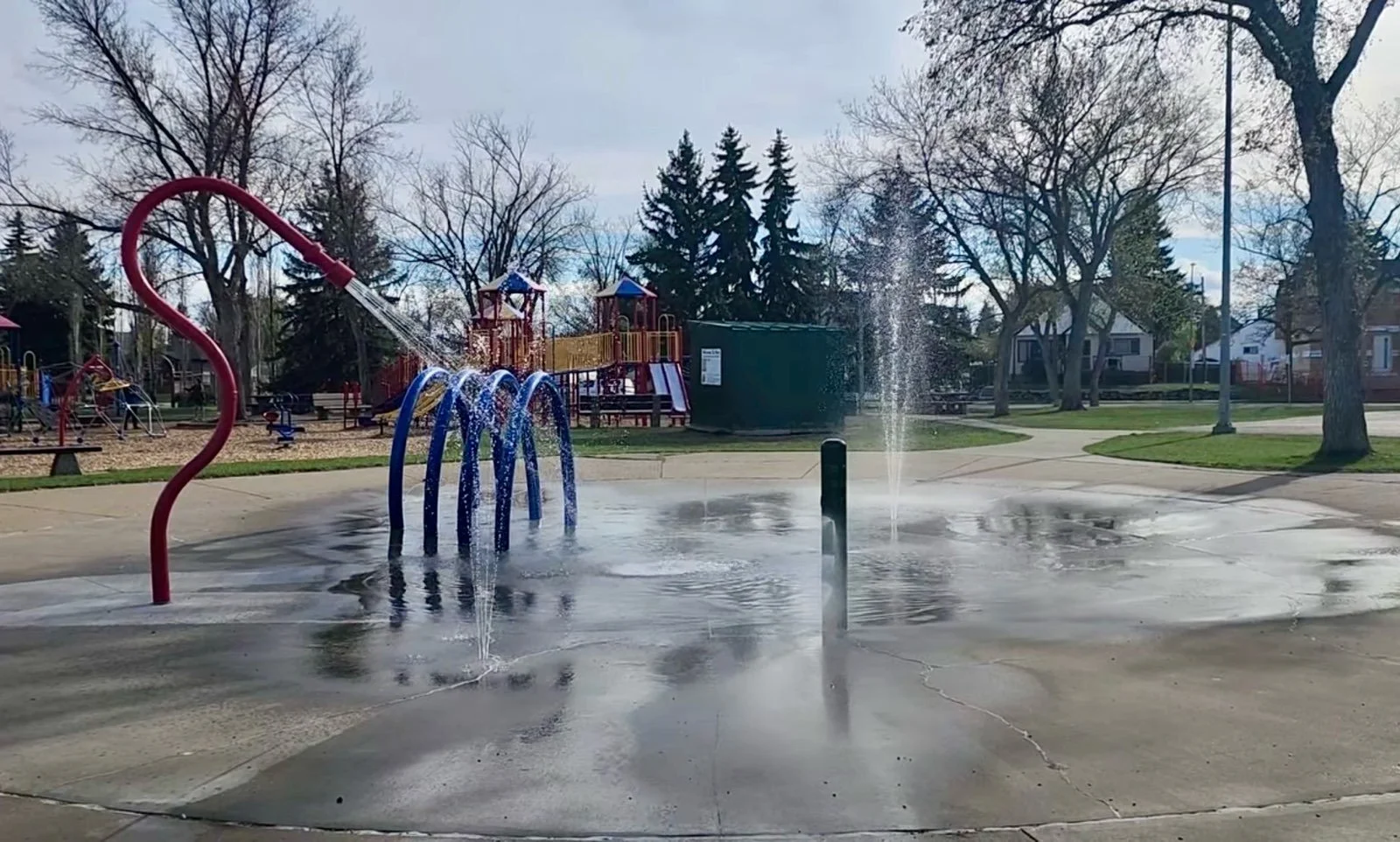 Edmonton Spray Park: Sherbrooke Spray Park 