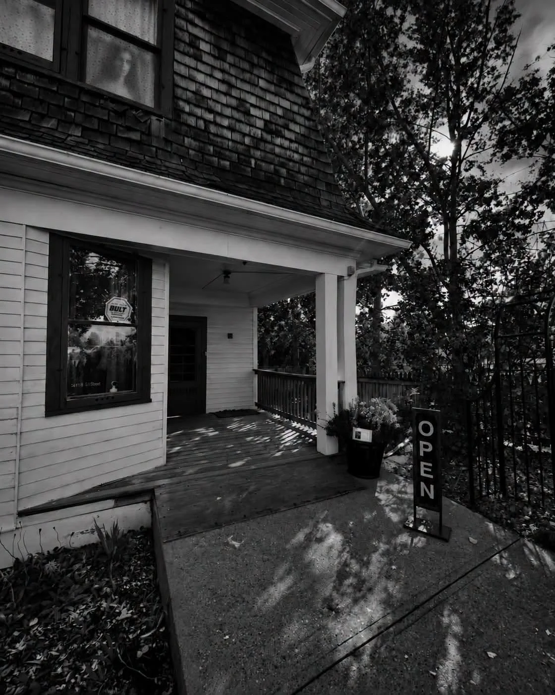 Red Brick Common Ghost Tours