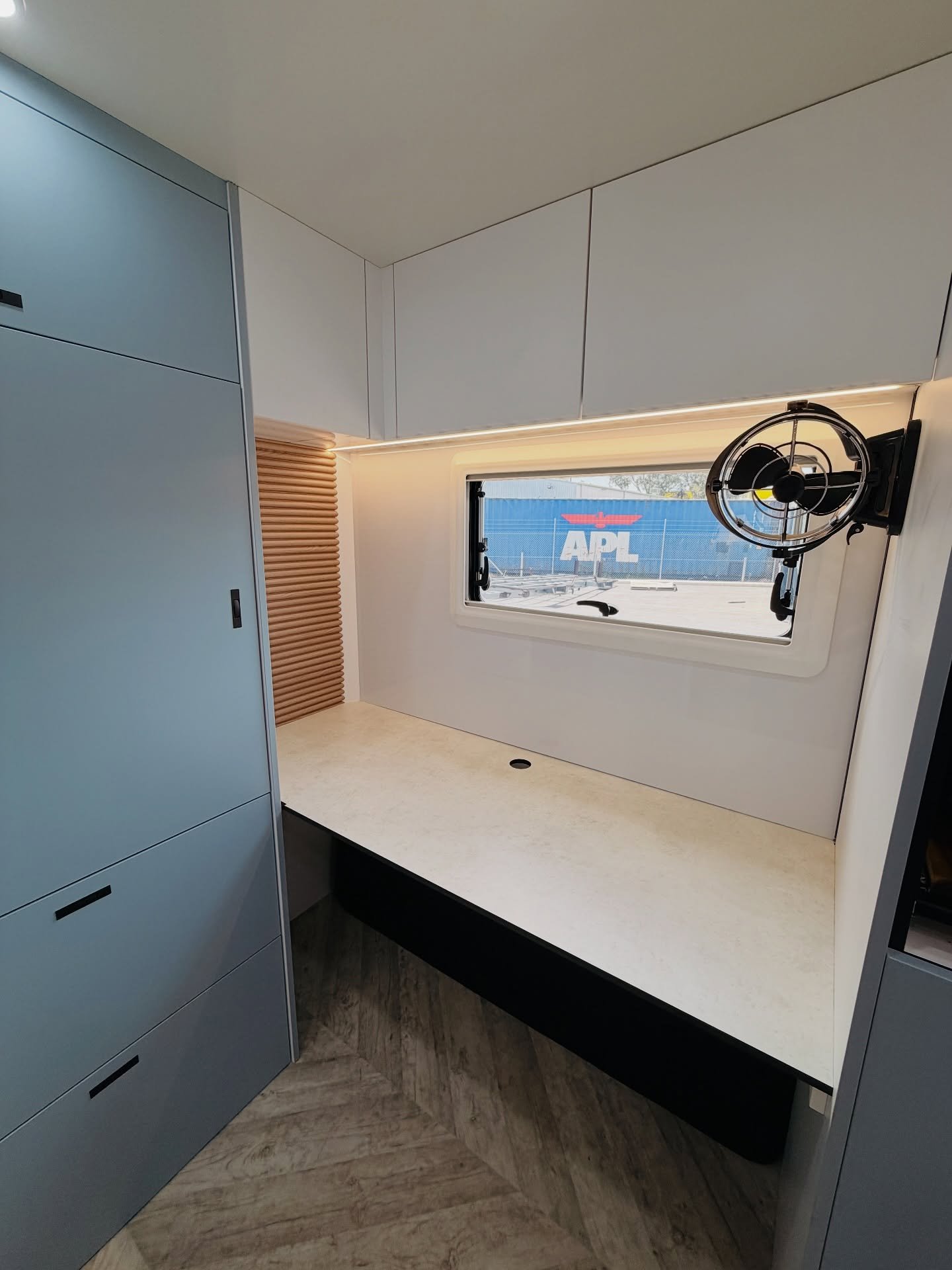 Home offices and working on the road are some of the exclusive benefits Elross can offer as a manufacturer. From setting up your perfect office, right through to intergrating data points, routers, boosters and starlink, Elross can ensure your mobile 