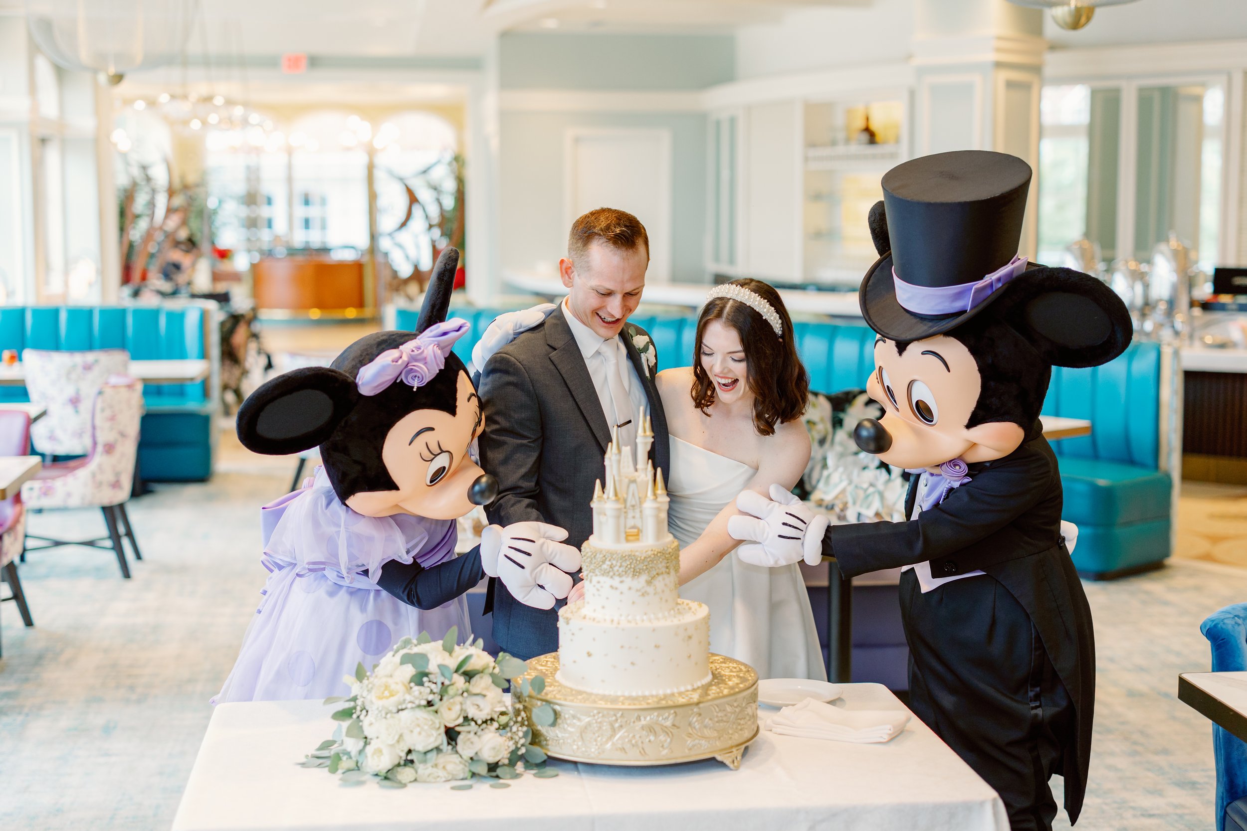  Disney Wedding Mickey and Minnie 
