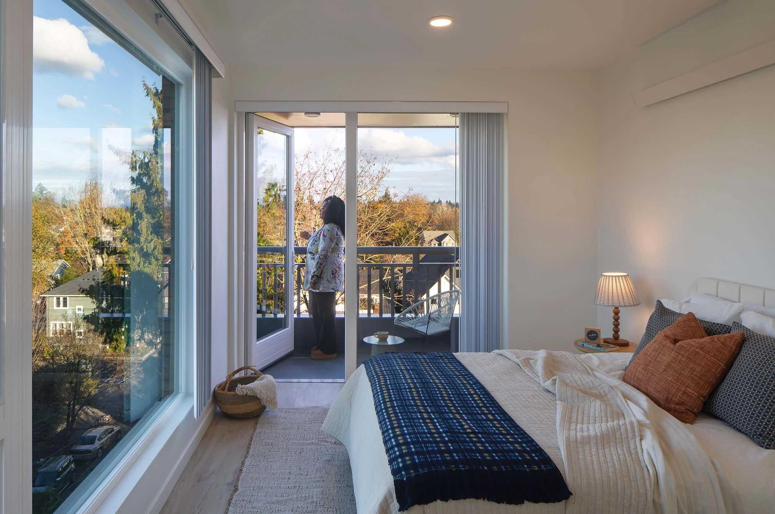 015_EW_DRO_Upper Level Unit Bedroom.jpg