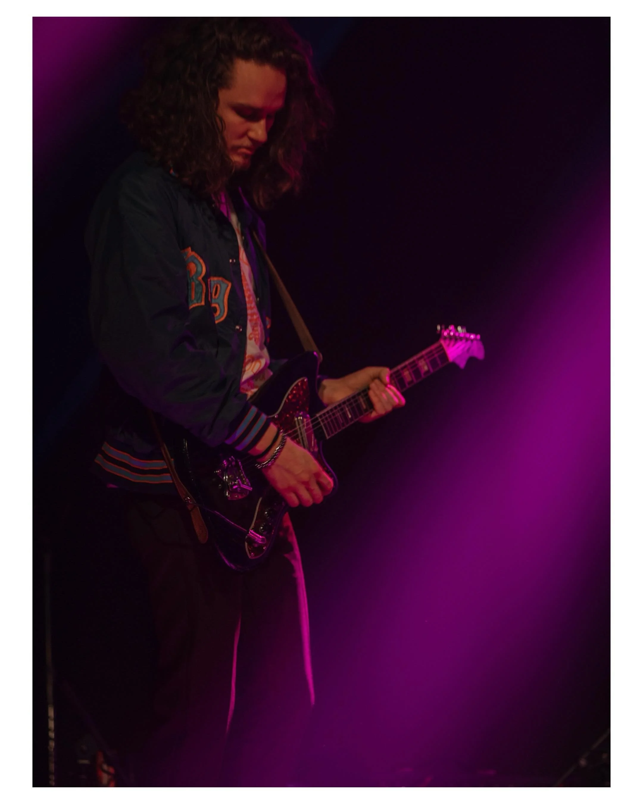 The talented @chrisdunkleymusic shreds!

If you haven&rsquo;t been to a @artsfishingclub show, you are truly missing out!