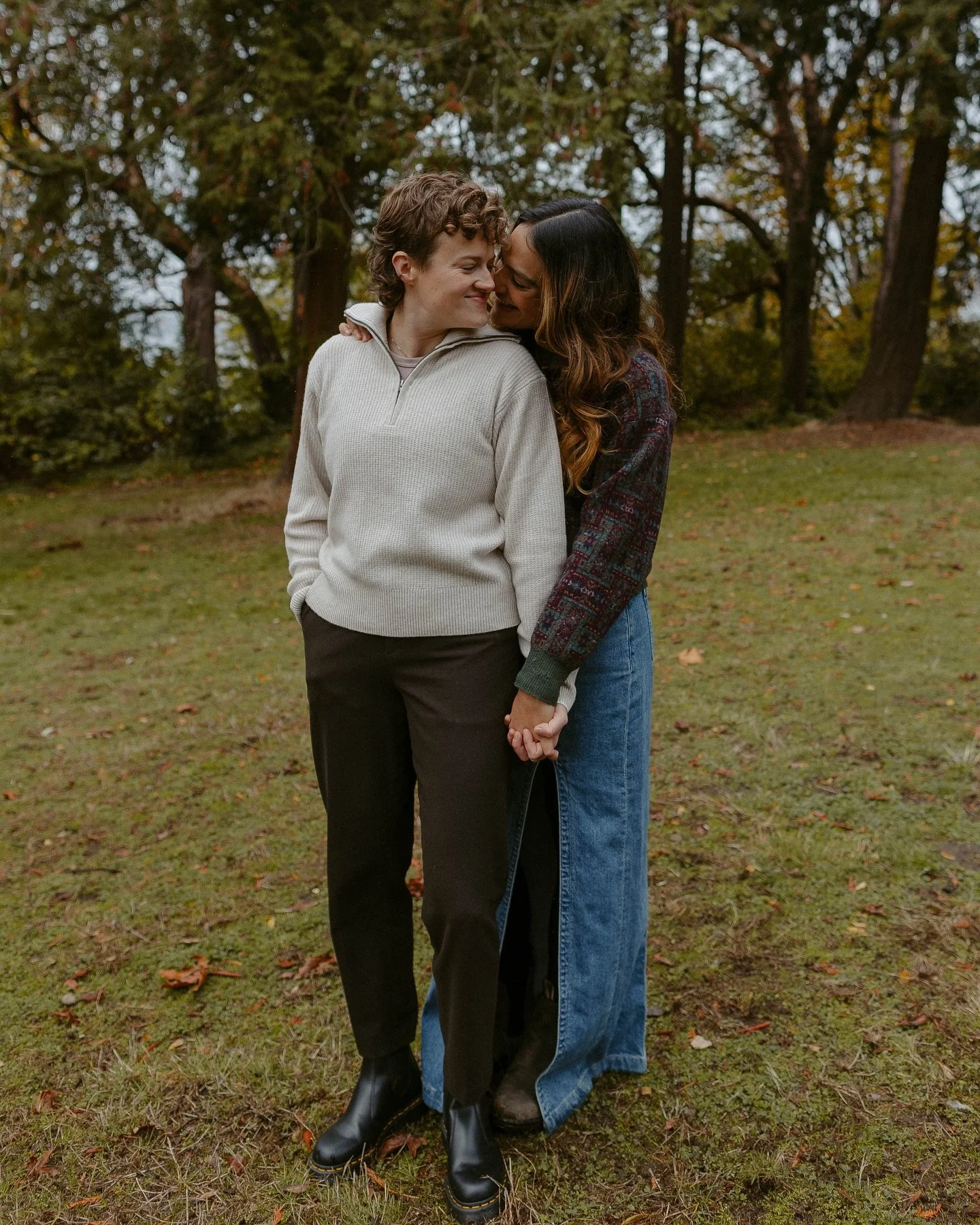 This Noah Kahan song seems like the most appropriate song choice for these two 😍
.
.
#seattle #seattlecouplesphotographer #pnwcouplesphotographer #pnwelopement #pnwelopementphotographer #seattleelopementphotographer #noahkahan #lgbtq