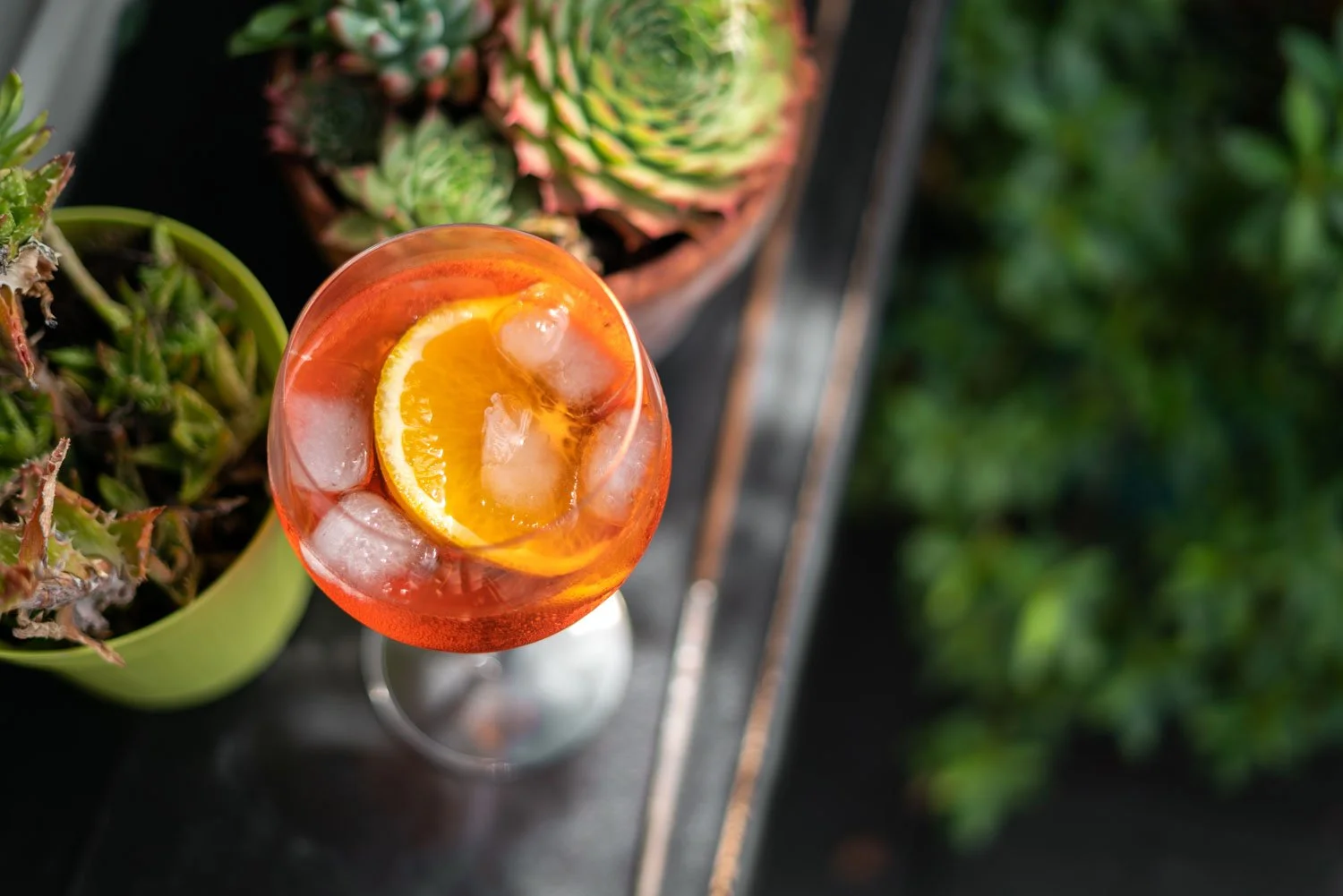 How to Host a Luxurious Cocktail Party