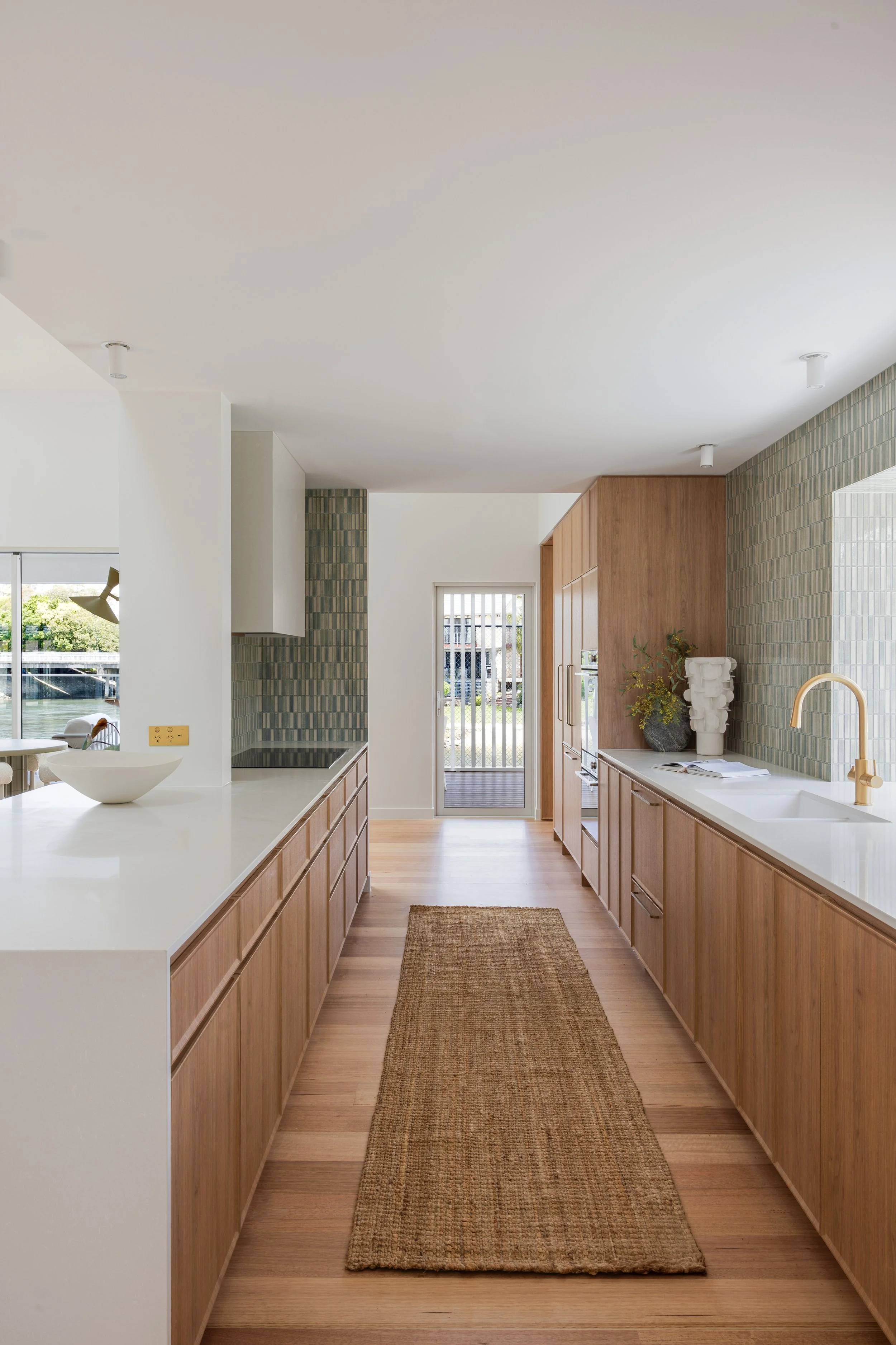 Tanika-Blair-Photography-Kiln-Design-24-MaureenCourt-Broadbeach-Waters-11.jpg