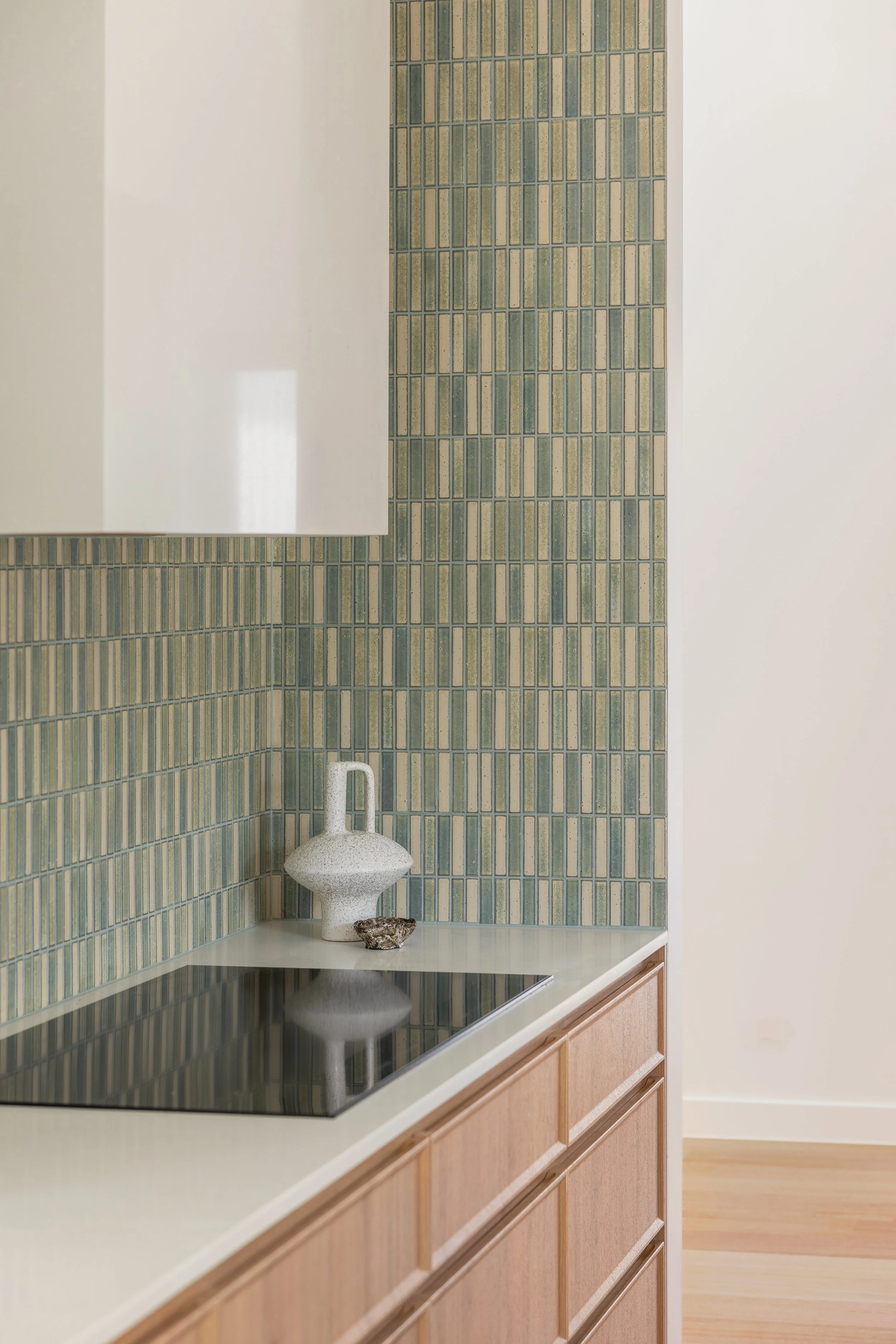 Tanika-Blair-Photography-Kiln-Design-24-MaureenCourt-Broadbeach-Waters-5.jpg