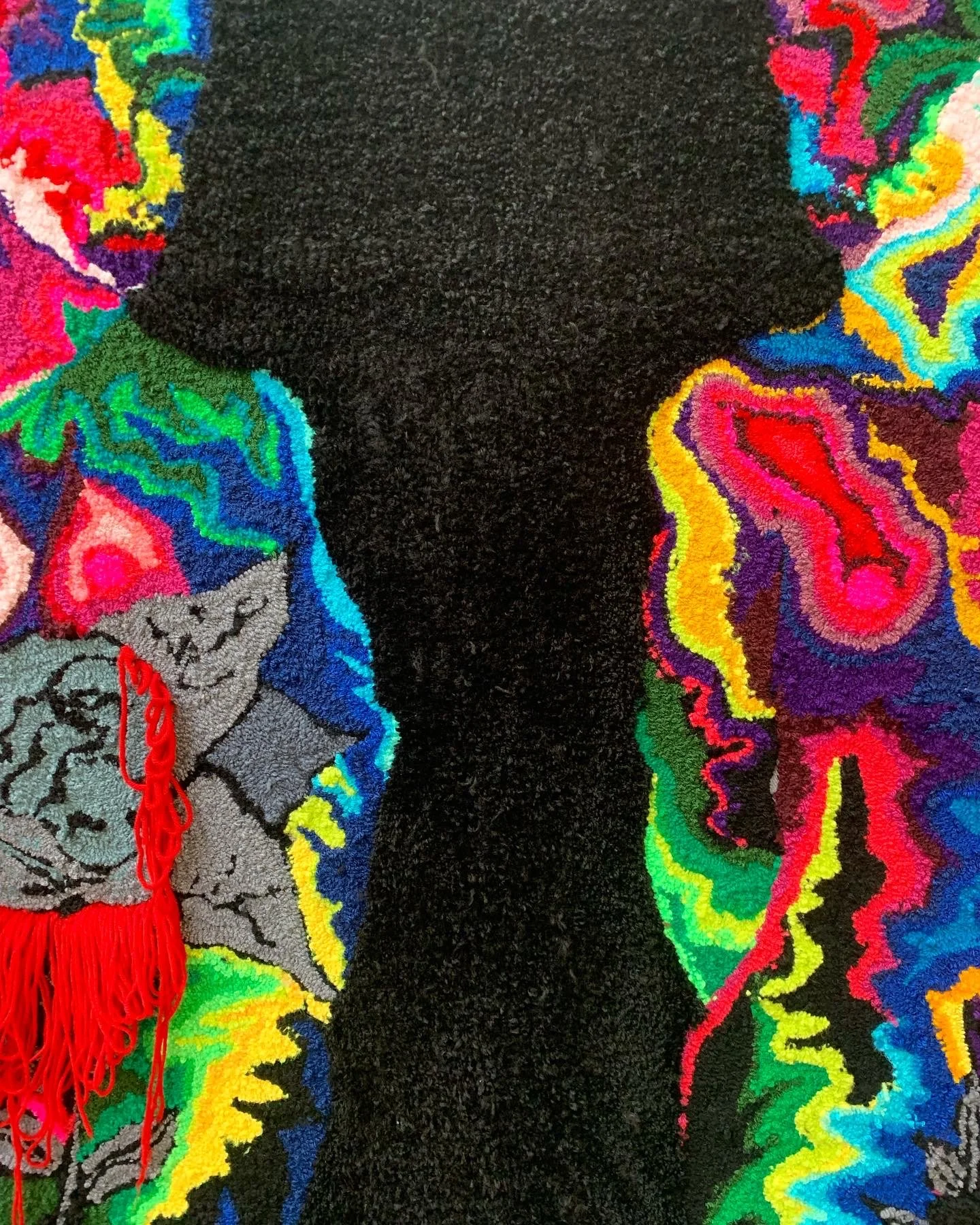 INVOcell; First lesbian couple to both carry the same baby
Acrylic yarn 
loop and cut pile 
Around 2m x 2m
This piece is designed by Clementine Eastwood