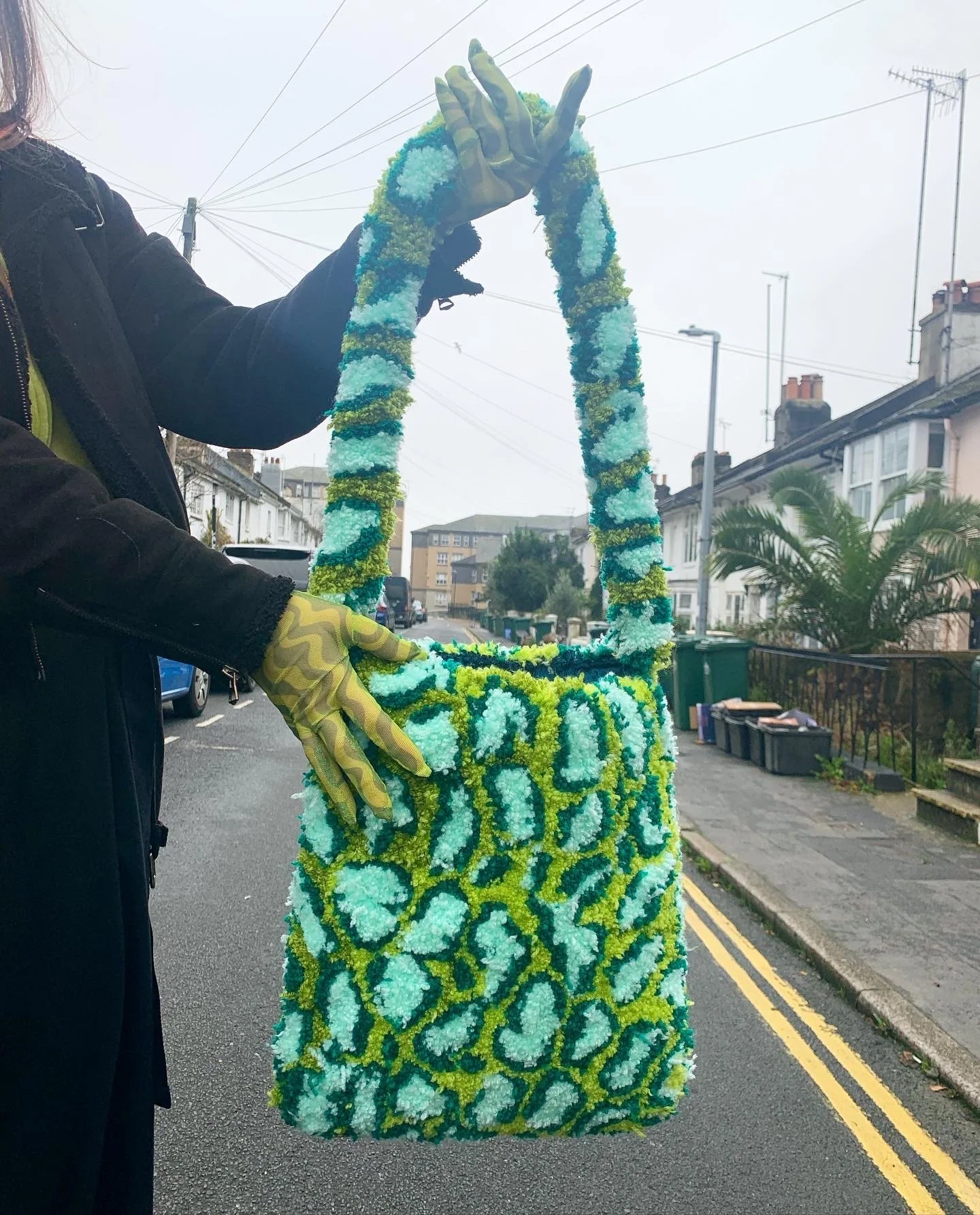 Large green leopard tufted handbag