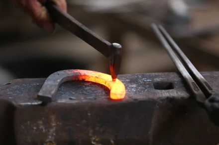 Hand-Forged Metal Explained: What Buyers Should Look For