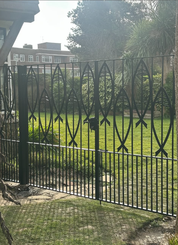 Nina King Gate 3.PNG