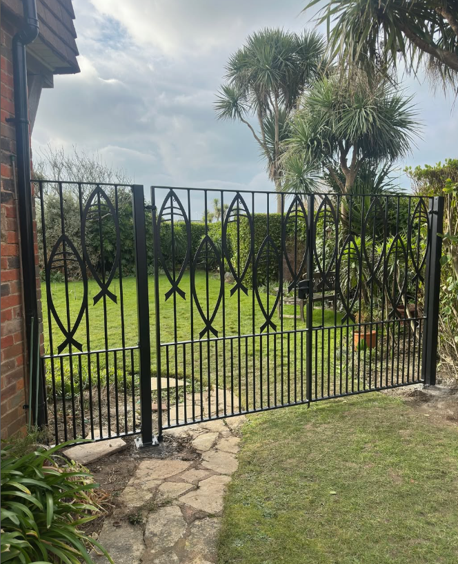 Nina King Gate 1.PNG