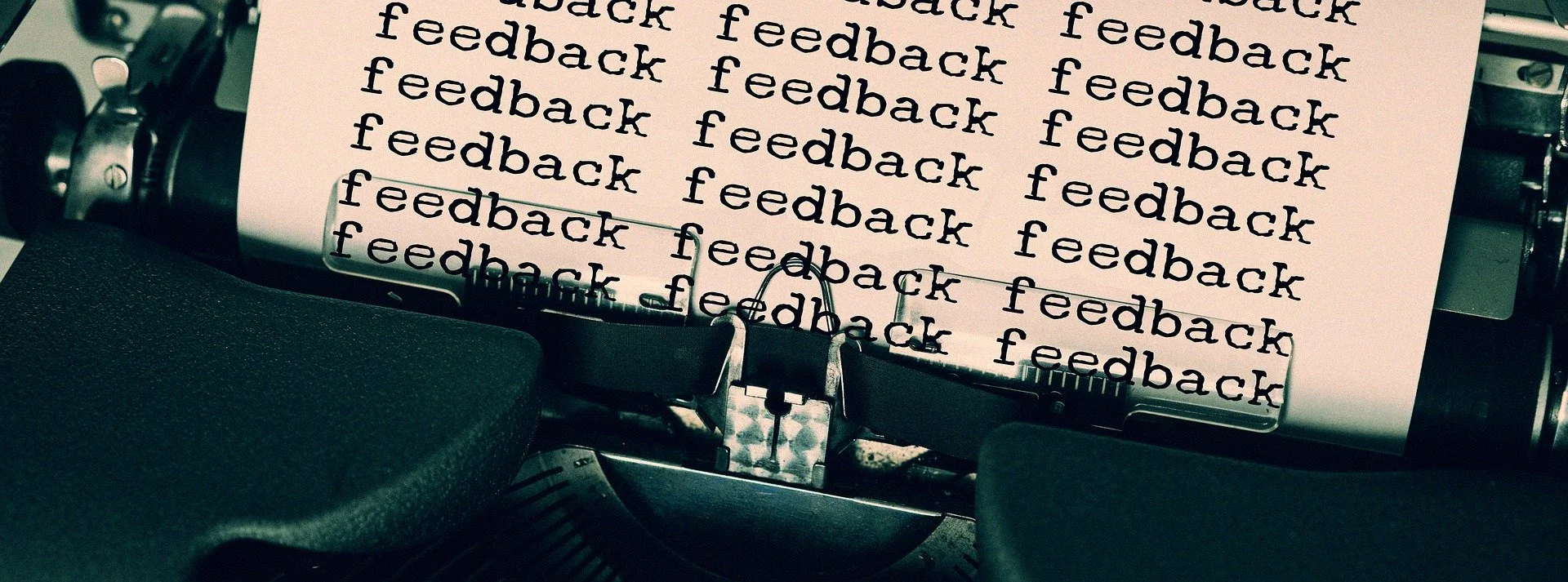 Typewriter displaying the words feedback.