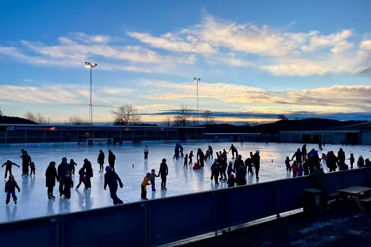 Ungdomskollen startar med Skridskokul
