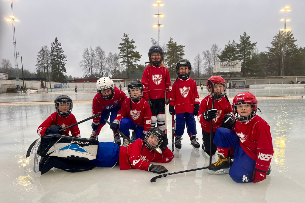 Säsongen är slut - bandyskolan längtar redan