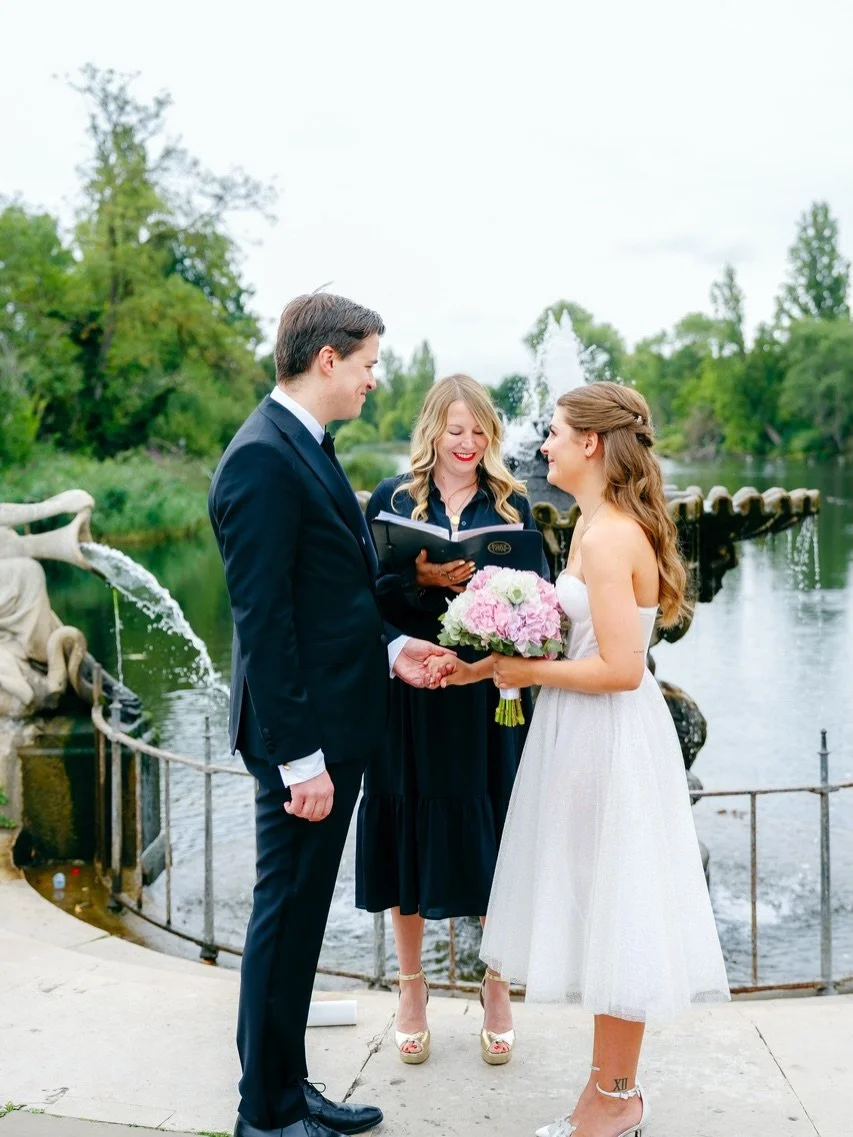 ⭐️TINA &amp; NILS⭐️ 

It&rsquo;s quite rare, maybe a couple of times a year if I&rsquo;m lucky, that I get the pleasure of doing an elopement wedding.

So when Tina got in touch and told me about her plans to elope with Nils in Kensington Gardens, I 