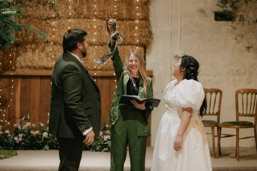 ⭐️DECEMBER WEDDINGS⭐️ 

I think these photos might have slipped through the net at the time, but here&rsquo;s Morwe &amp; Maria getting married this time last year at the lovely Pangdean Barn.

I had to give up a couple of December weddings this year
