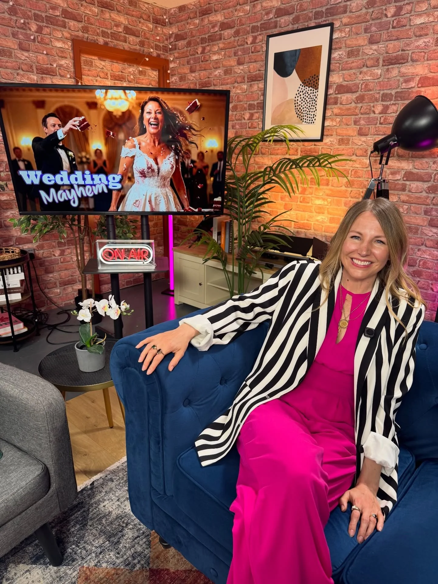 ⭐️PODCAST &amp; ANNOUNCEMENT TIME⭐️ 

Here&rsquo;s me doing my best TV talkshow host impression yesterday, while recording a podcast for @weddingmayhem 

It was SO much fun hanging out with one of my celebrant besties @lovecelebrants and being interv