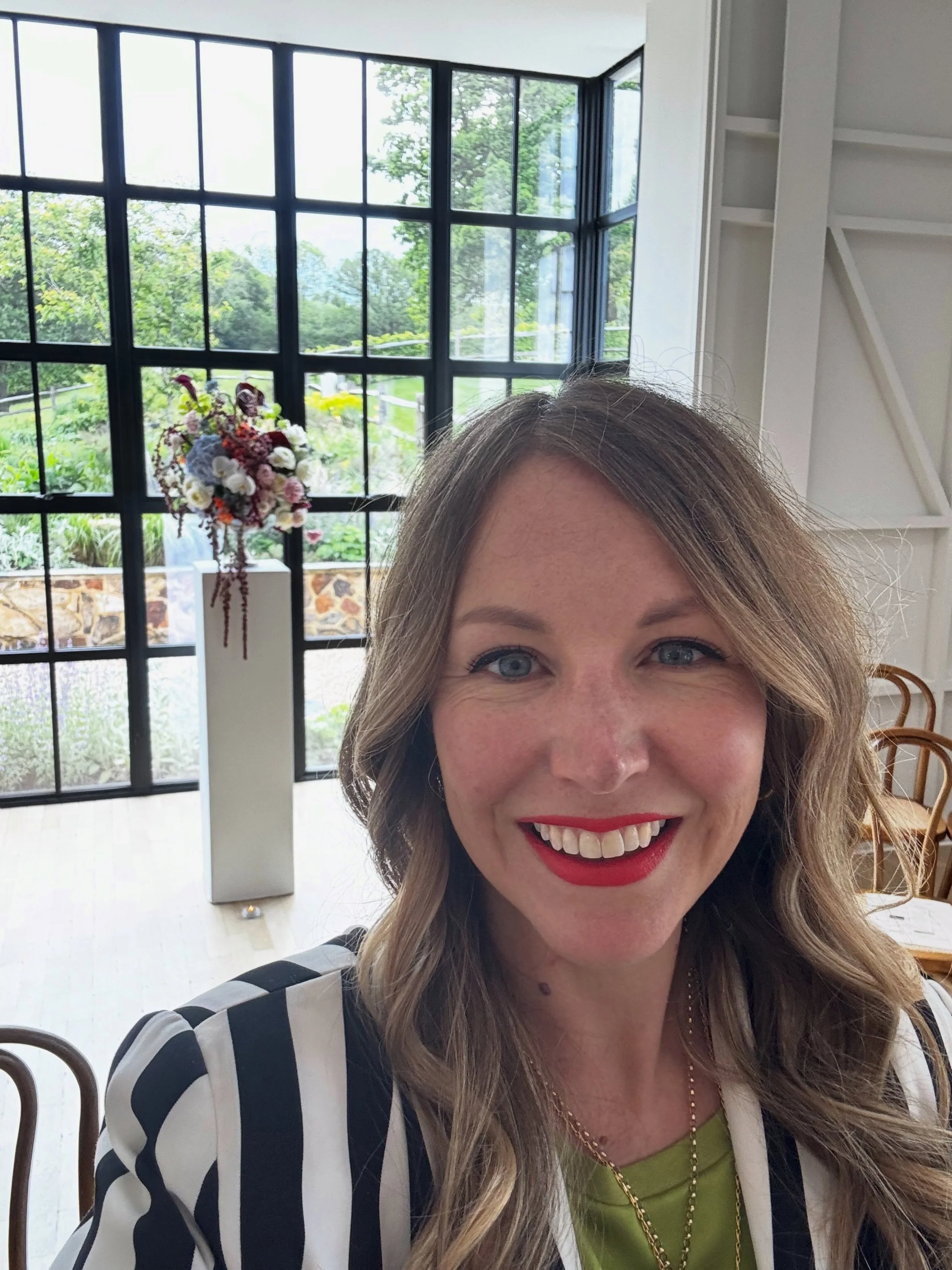 ⭐️H &amp; B⭐️ 

No photos from this absolutely EPIC wedding on Thursday at @limekilnsussex but here&rsquo;s my mug!

I could go on and on about all the amazing personalisation, great readings and the bride reciting the poem she&rsquo;d written to pro
