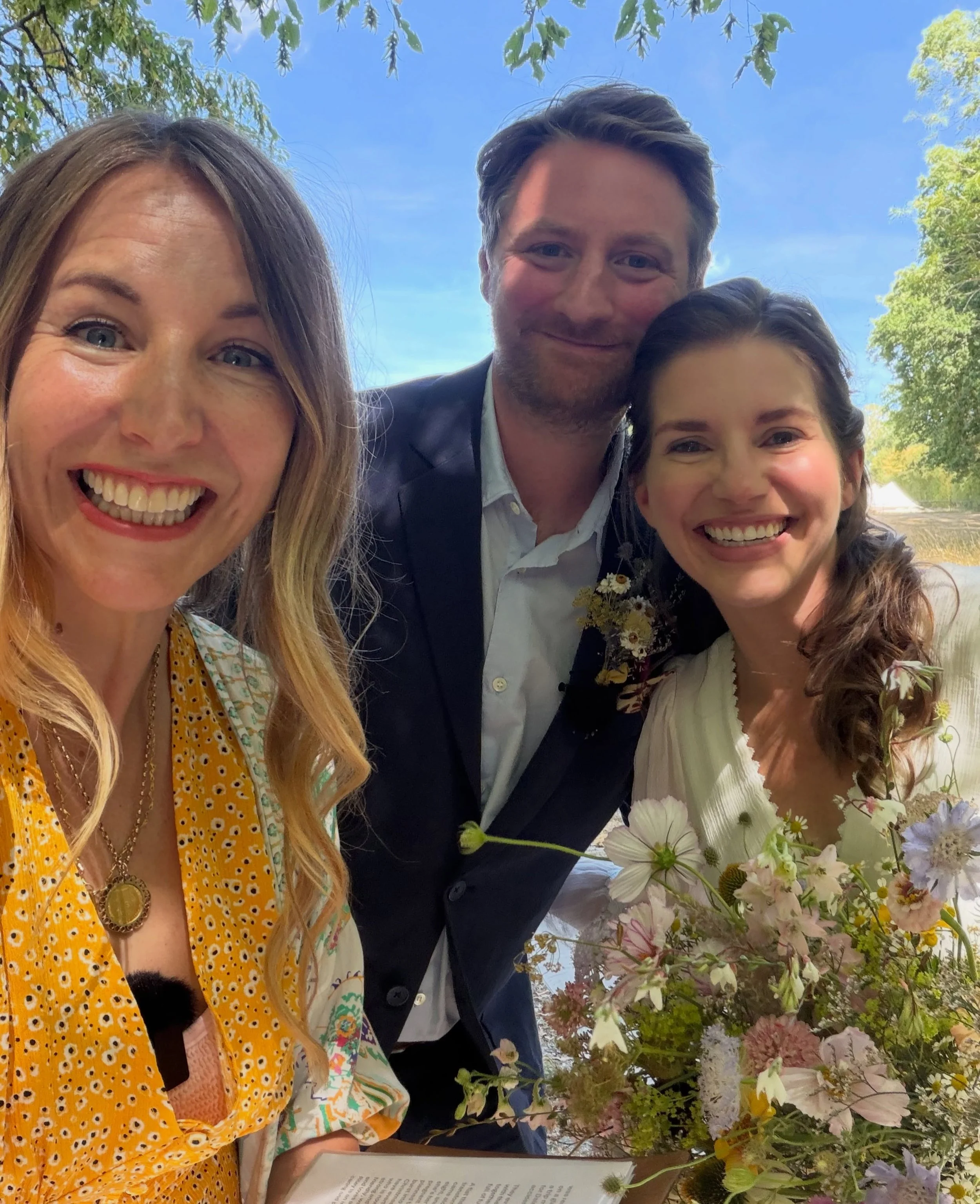 ⭐️DALE &amp; PETE⭐️

Ahh this was a gorgeous wedding a few weeks back for Pete and Dale at the ALWAYS epic Wickerwood Farm 

Hidden in the woodland by the lake living the boho styling dream, the ceremony was gorgeous and funny and love filled. They g