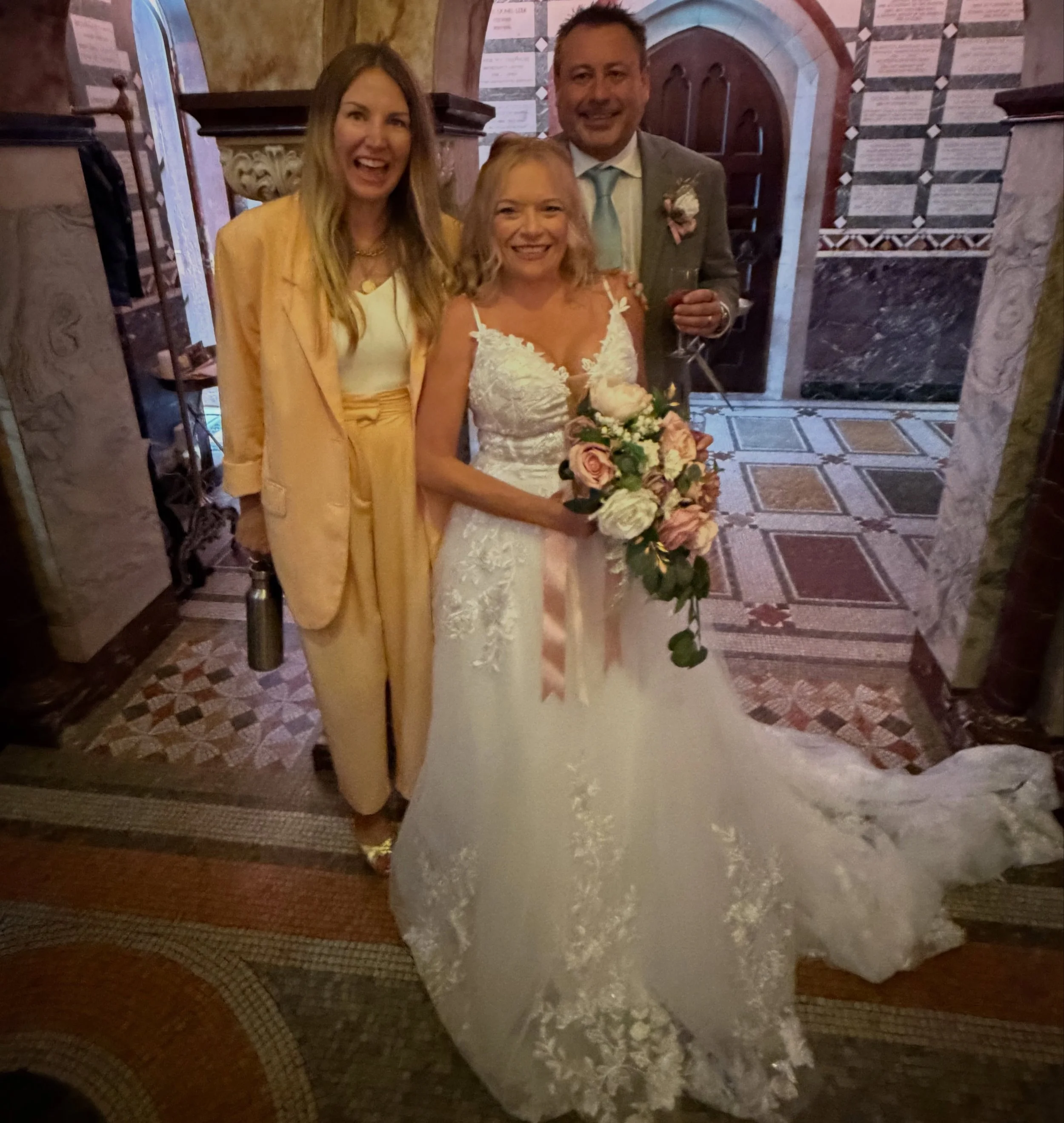 ⭐️MARCUS &amp; CHRISTEL⭐️ 

This lovely pair flew over from Miami with their nearest and dearest to celebrate their wedding at @fitzroviachapel 

London always played a big part as the backdrop of their relationship, including getting engaged at The 