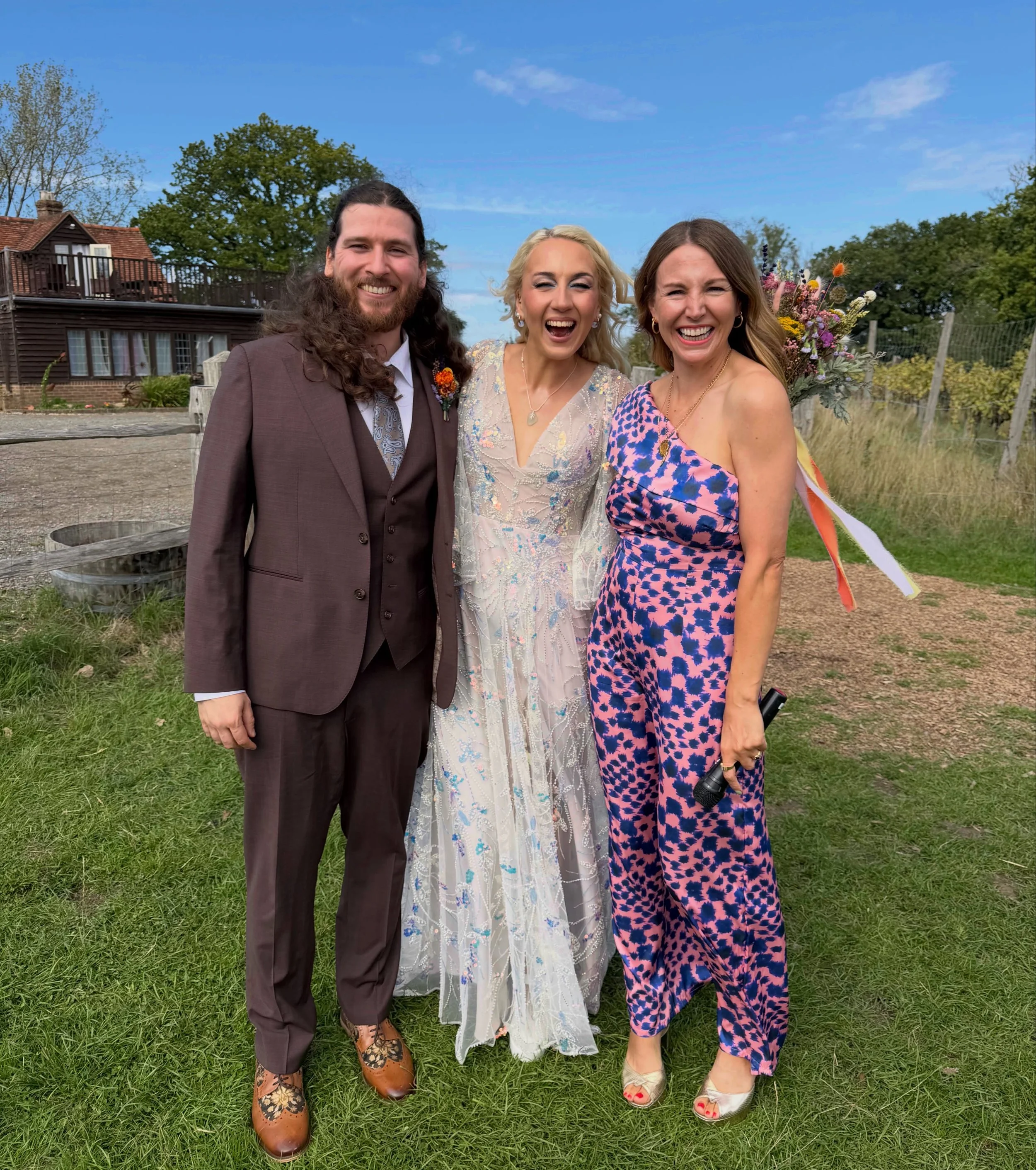 ⭐️BETHAN &amp; BRIAN⭐️ 

Gahh this was such a special ceremony a few weeks back. 

They had a festival inspired wedding at the always amazing @theyogurtroom 

Their brilliant and hilarious story featured TOO MANY amazing anecdotes than I could even s