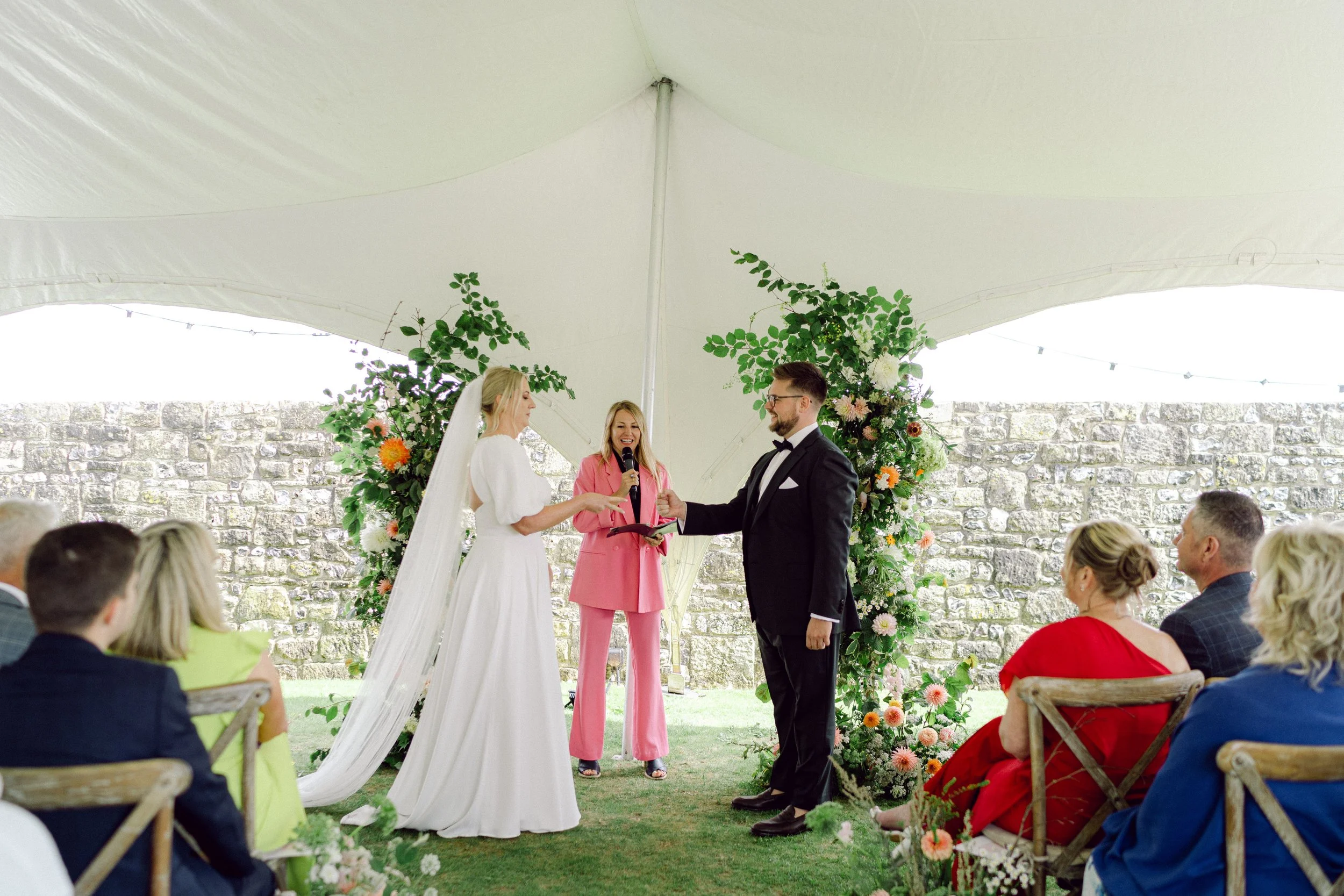 Couple: Amy & Jake | Venue: Bake Barn by Fonthill Weddings | Photographer: Leah Lombardi 