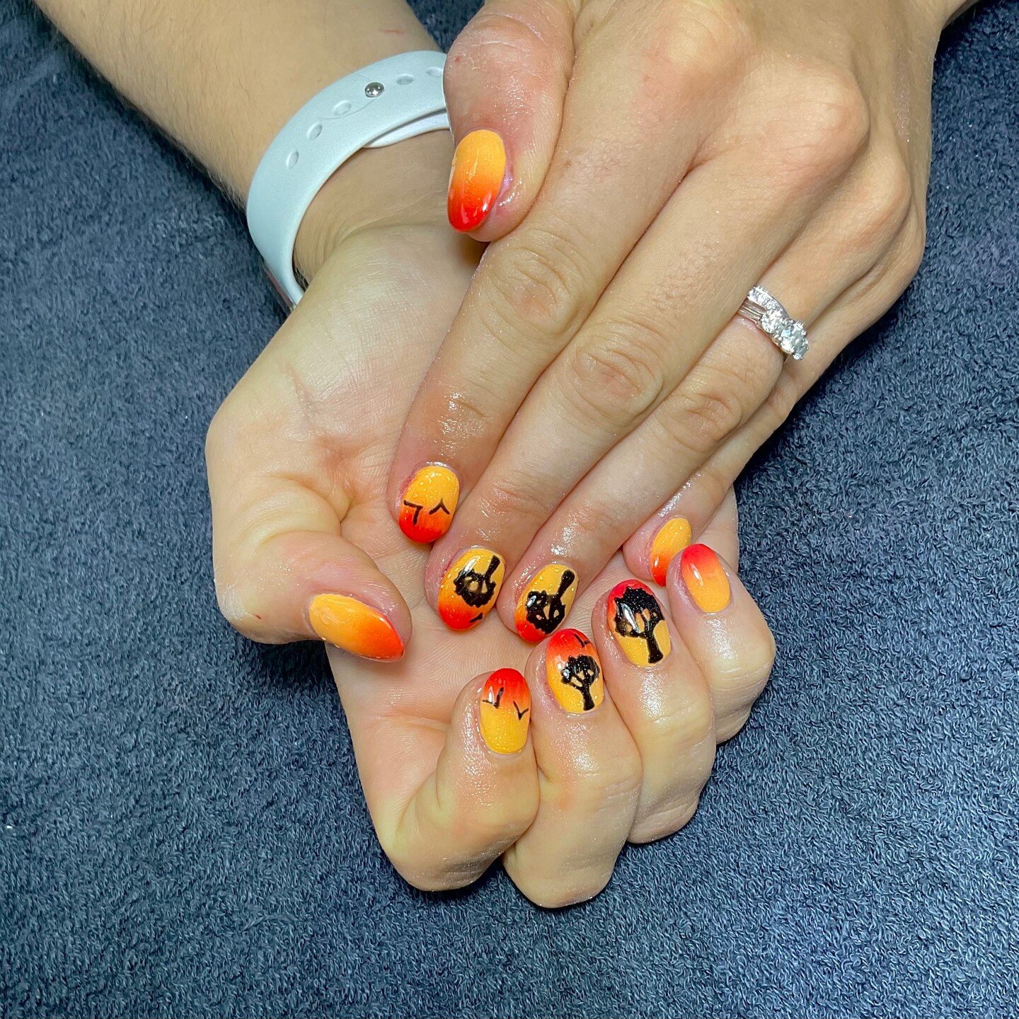 Sunset silhouette gel nails by Kenzie❤️🧡💛 #gelnailsdesign #ombrenails #nailsofinstagram