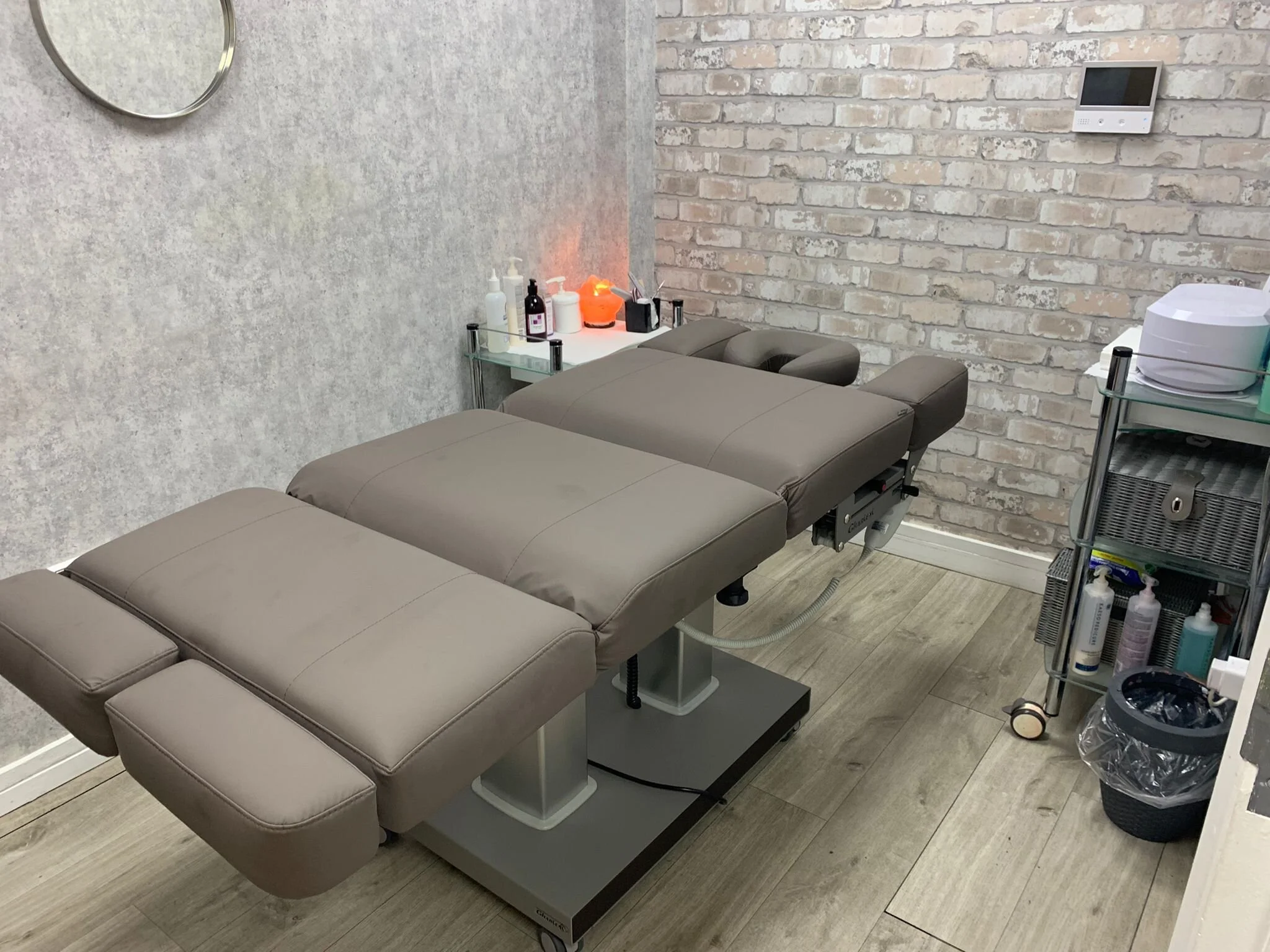 Victoria's health and beauty Beauty Salon in Downend, Bristol