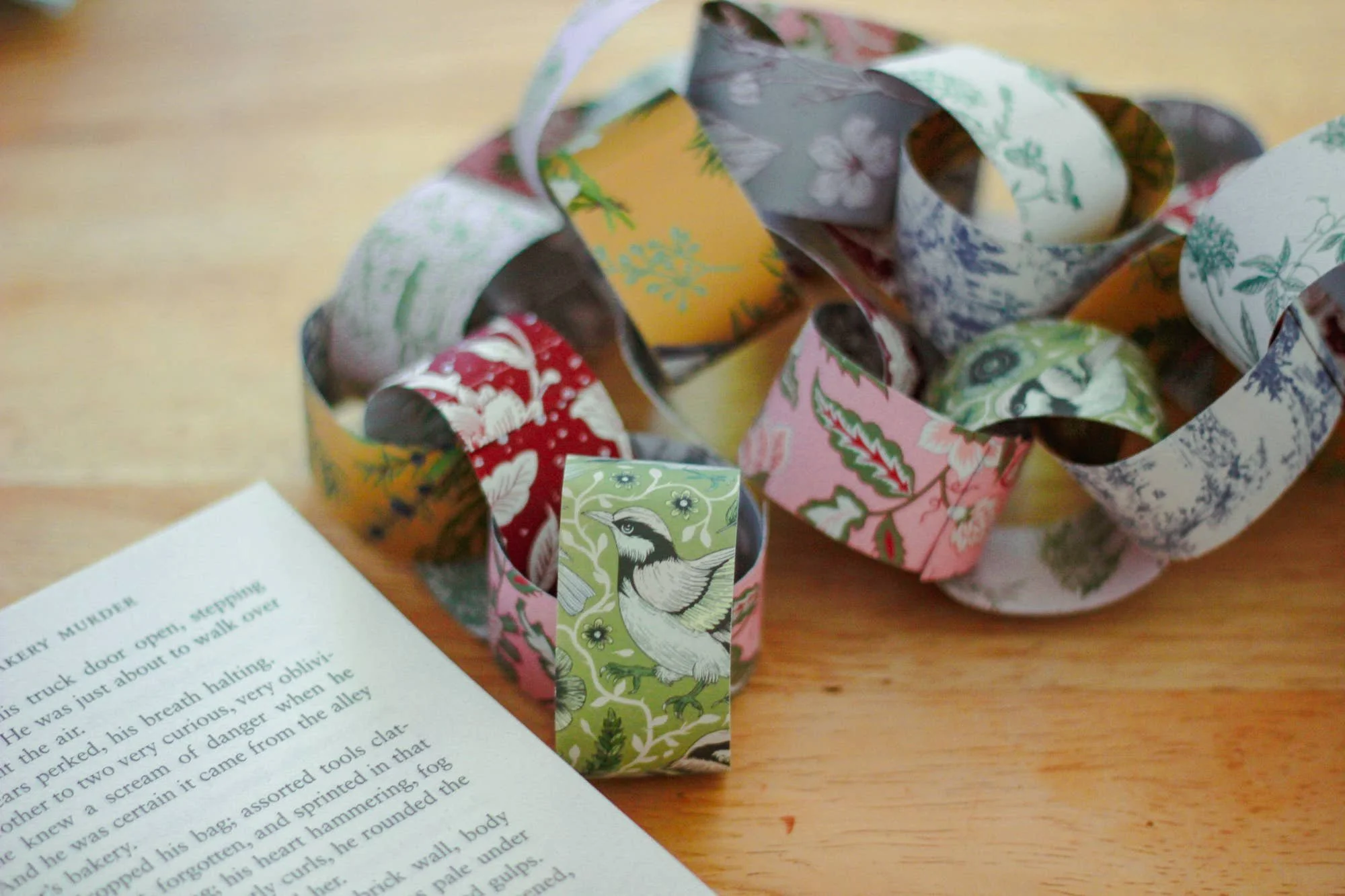 patchwork-toile-christmas-paper-chain-kit-whimsical-2.jpg
