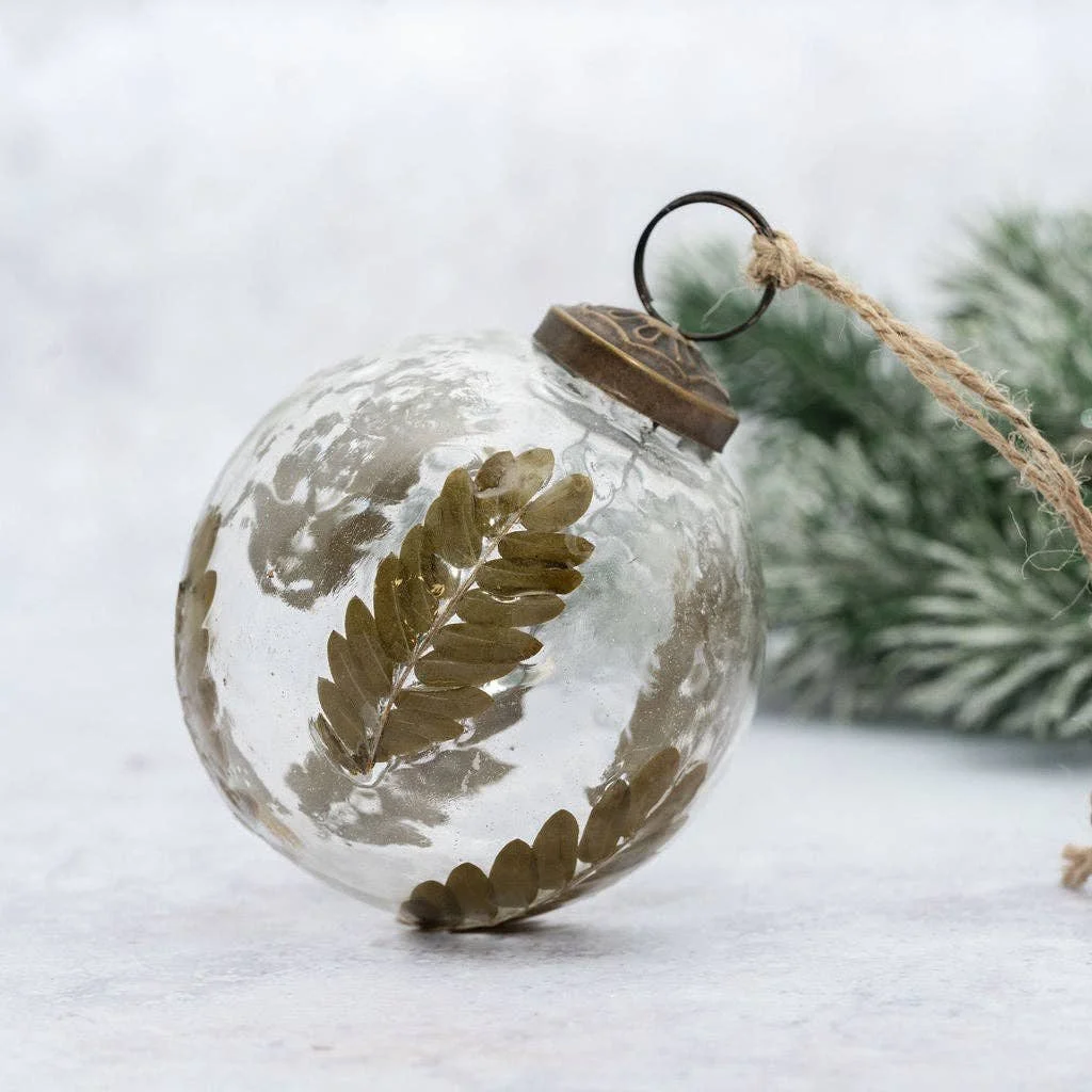 3-leaf-botanical-bauble-2.jpg