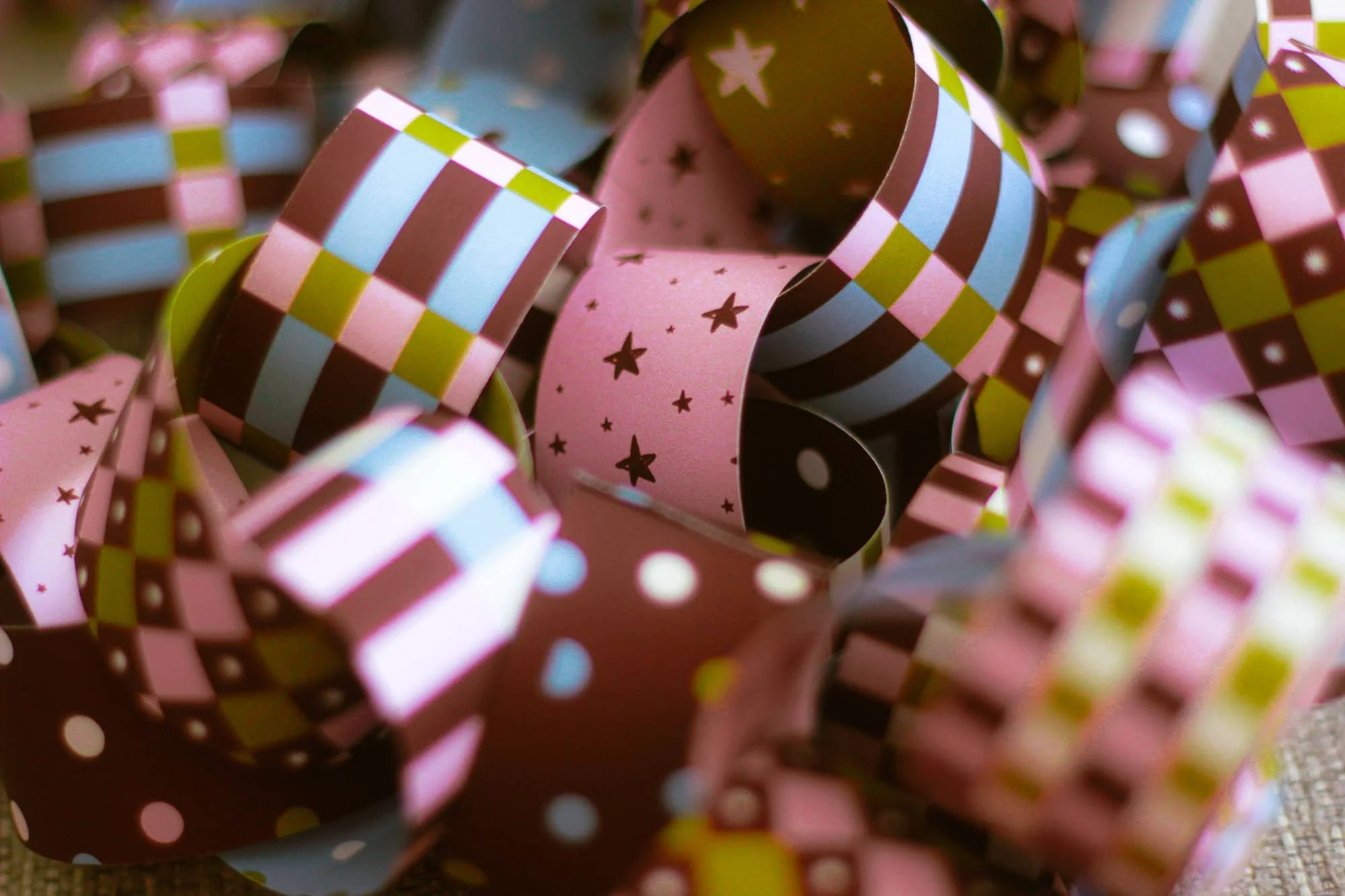 gathering-christmas-paper-chain-kit-maximalist-7.jpg