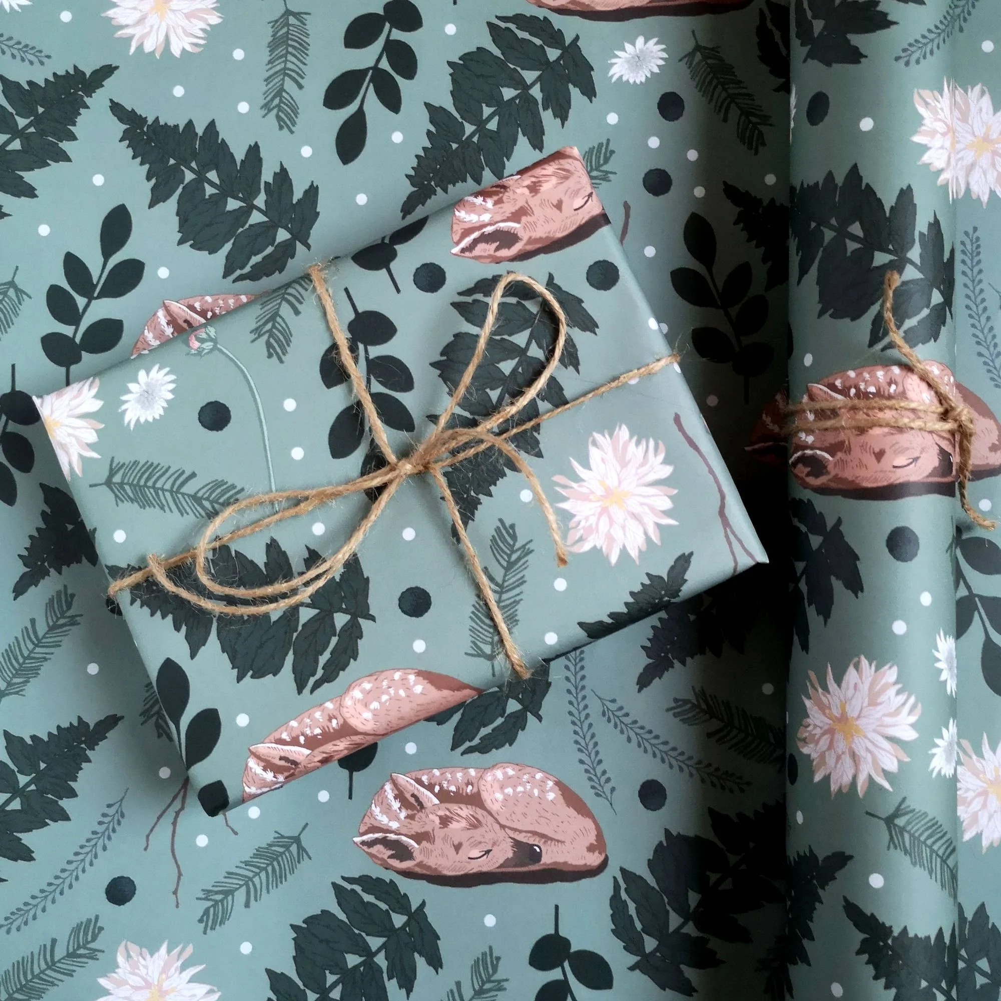 fawn-baby-deer-woodland-floral-christmas-gift-wrap-sheet-2.jpg
