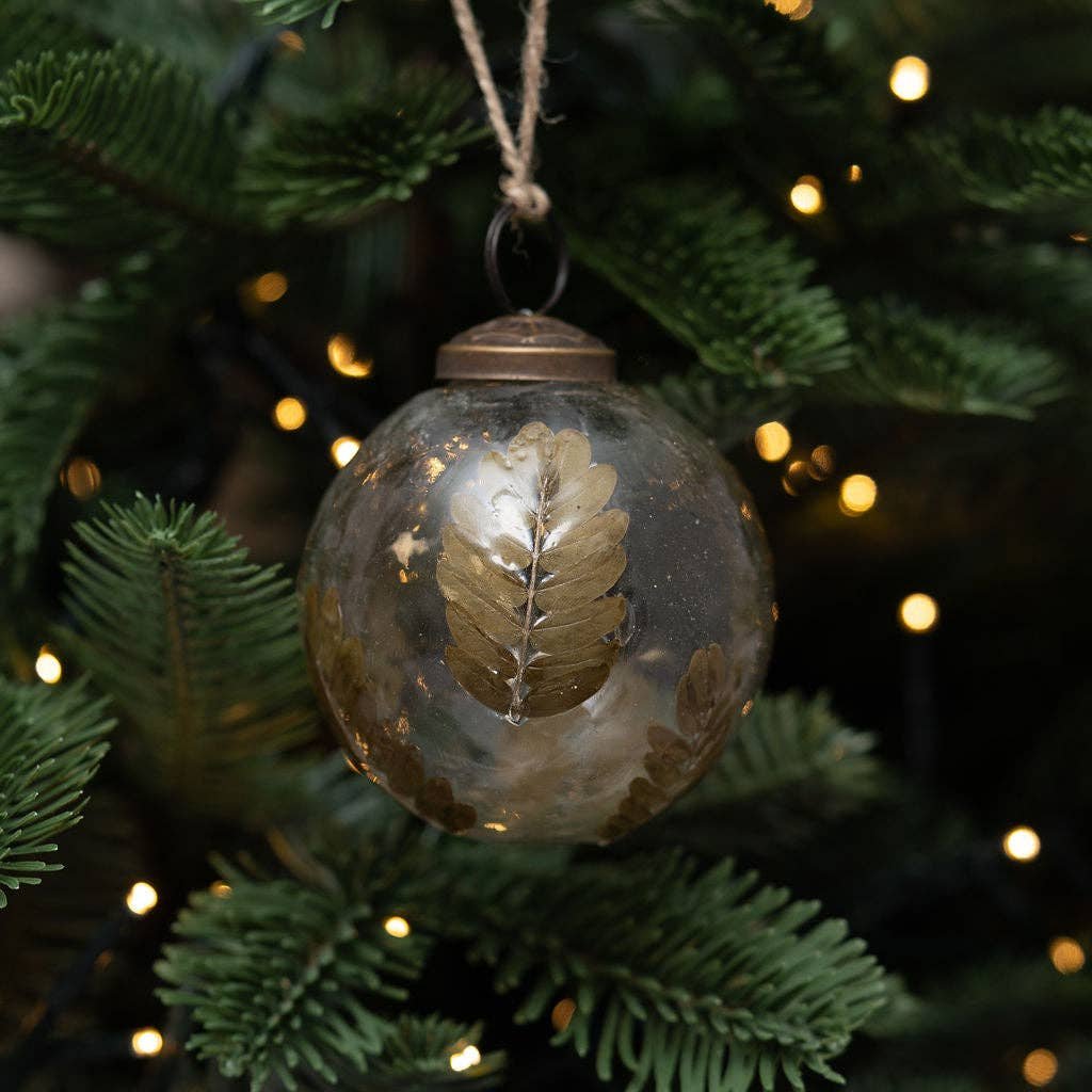 3-leaf-botanical-bauble-3.jpg