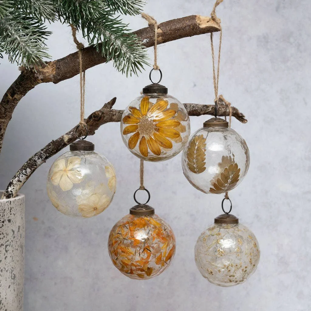 3-zinnea-botanical-bauble.jpg