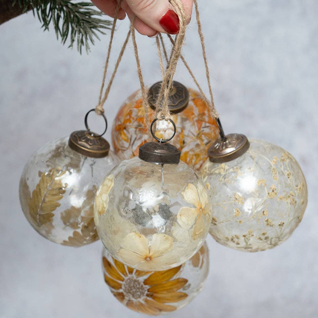3-floral-botanical-bauble-3.jpg