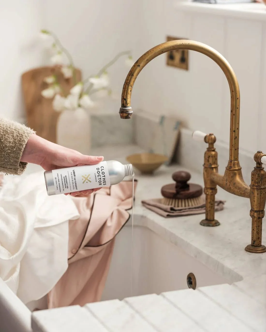 detergent-for-knitwear-and-delicates-bergamot-sandalwood.jpg