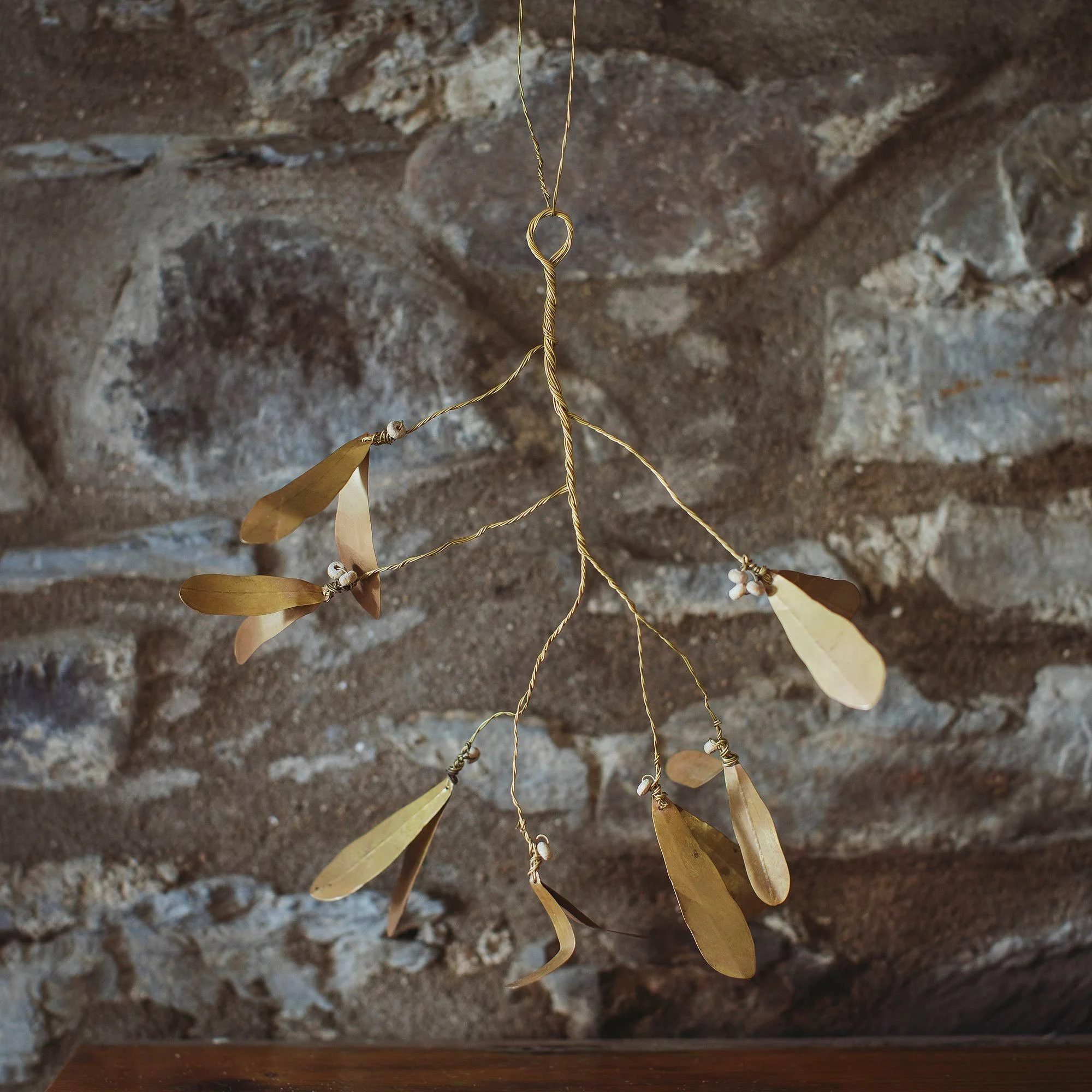brass-hanging-mistletoe-decoration.jpg