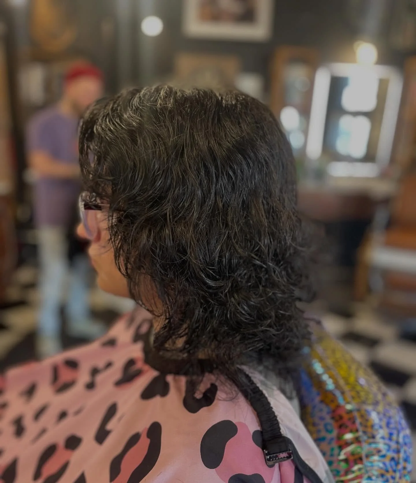 Precision isn&rsquo;t measured by how much comes off&mdash;it&rsquo;s measured by how it grows back.
Long haircut and bang trim by Ellen.
BURKE &amp; PAYNE Barber Co. handles the long game just as well as the clean fade.

📍Philly | BURKE &amp; PAYNE