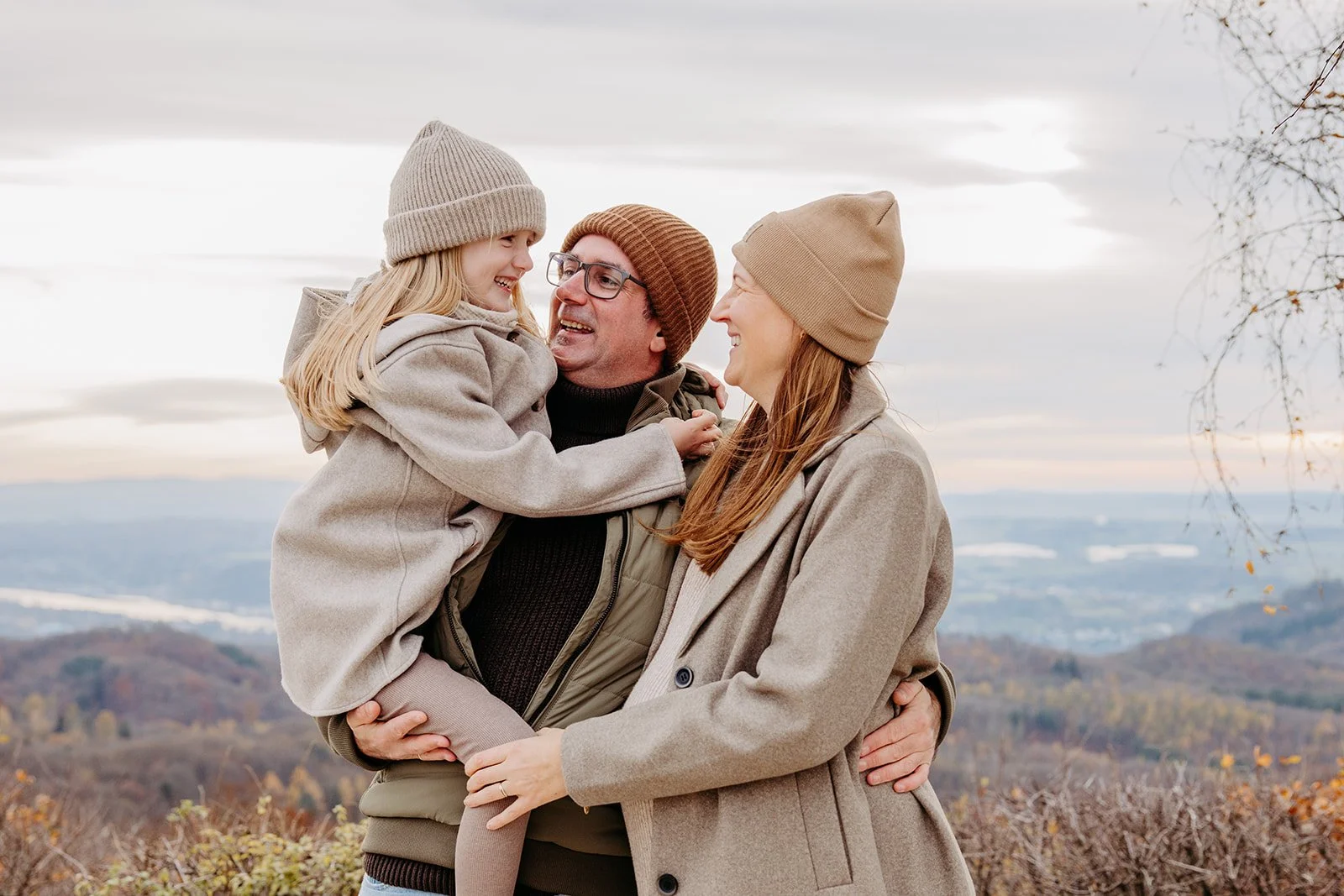 Familienshooting, Familienfotoshooting, Familienfotos, Familienfotograf, Schwangerschaftsshooting, Schwangerschaftsfoto,Babybauchshooting, Paarfotoshooting, Paarfotoshooting, Paarfotos, Newborn-Shooting, Neugeborenen Shooting, Babyfotos, Bad Honnef, 
