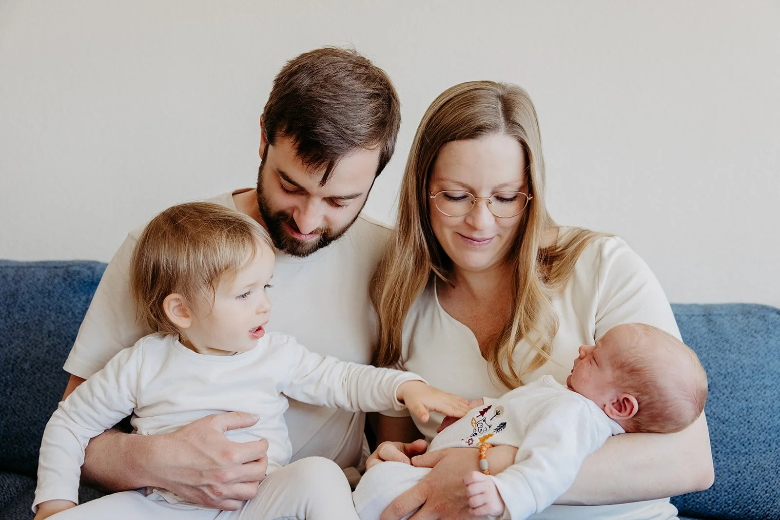 Familienshooting, Familienfotoshooting, Familienfotos, Familienfotograf, Schwangerschaftsshooting, Schwangerschaftsfoto,Babybauchshooting, Paarfotoshooting, Paarfotoshooting, Paarfotos, Newborn-Shooting, Neugeborenen Shooting, Babyfotos, Bad Honnef, 
