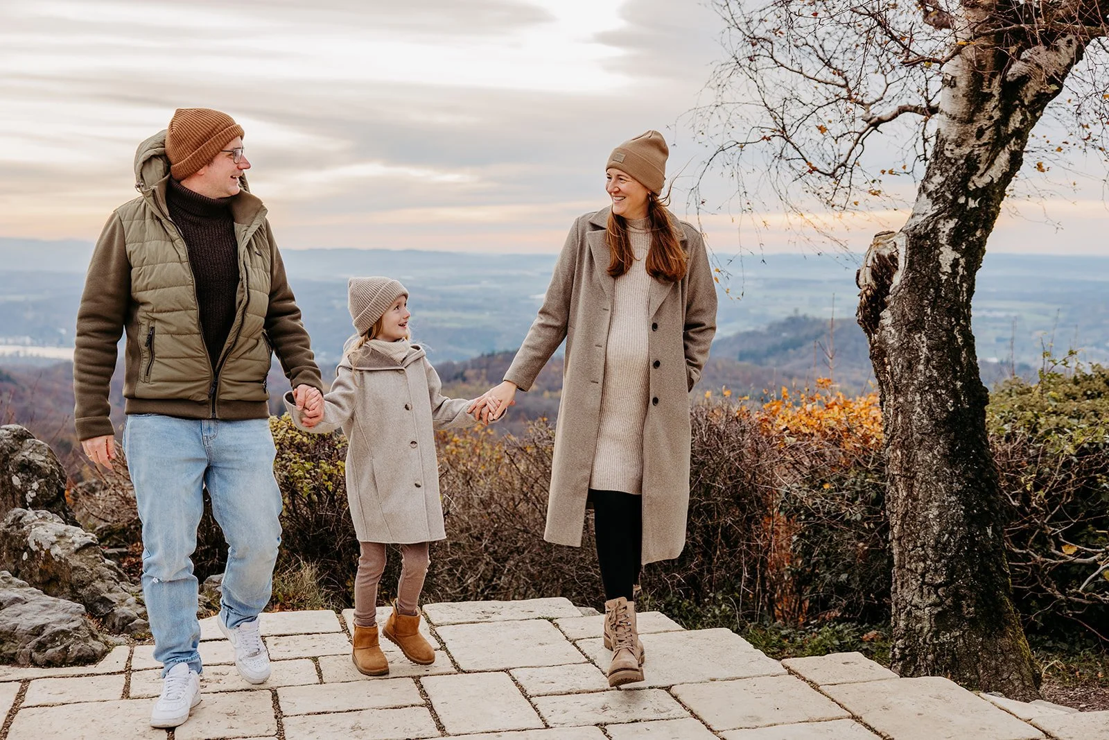 Familienshooting, Familienfotoshooting, Familienfotos, Familienfotograf, Schwangerschaftsshooting, Schwangerschaftsfoto,Babybauchshooting, Paarfotoshooting, Paarfotoshooting, Paarfotos, Newborn-Shooting, Neugeborenen Shooting, Babyfotos, Bad Honnef, 