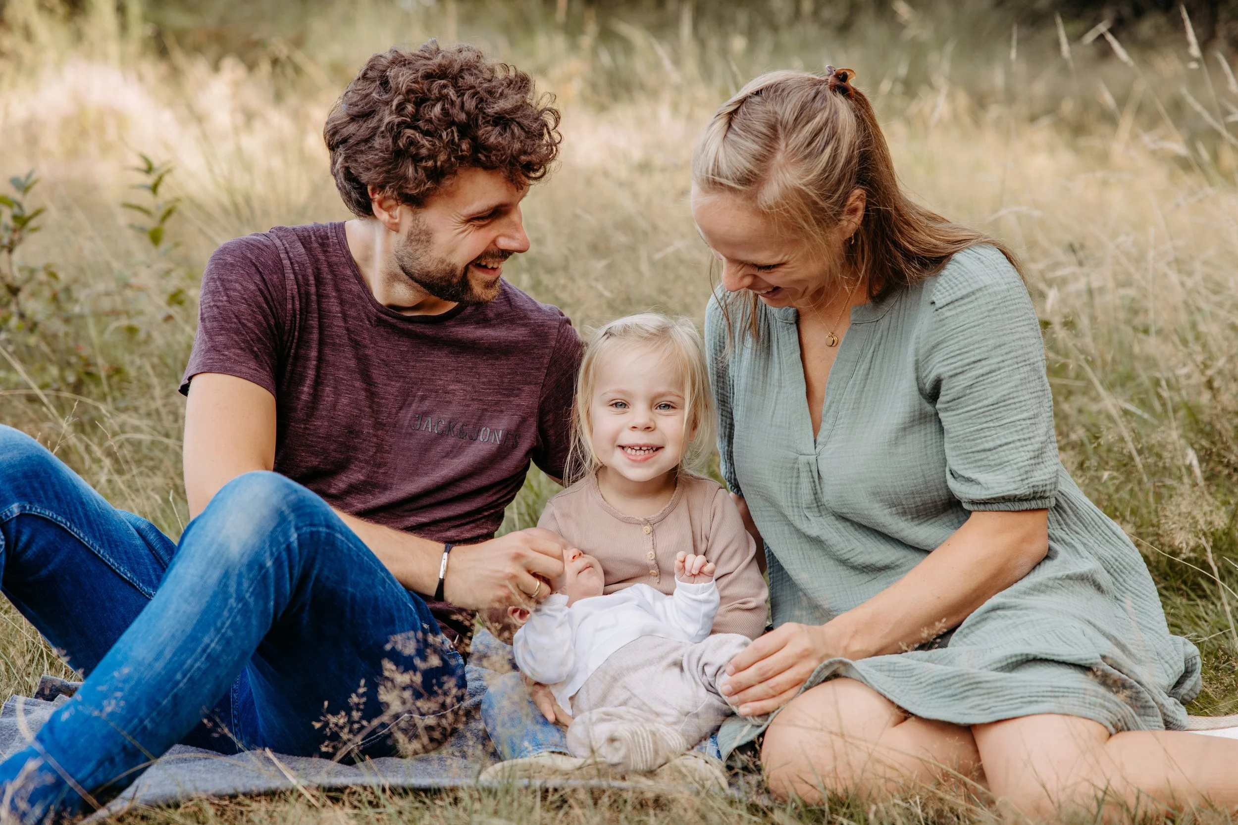 Familienshooting, Familienfotoshooting, Familienfotos, Familienfotograf, Schwangerschaftsshooting, Schwangerschaftsfoto,Babybauchshooting, Paarfotoshooting, Paarfotoshooting, Paarfotos, Newborn-Shooting, Neugeborenen Shooting, Babyfotos, Bad Honnef, 