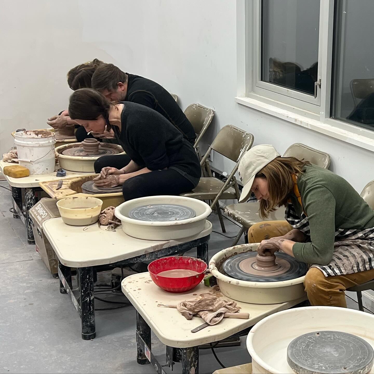 Wednesday night pottery class at @catskillartspace is in full swing and we&rsquo;re having so much fun. Such a great group including returning students, beginners, couples and coworkers and the nicest father-daughter duo making awesome collaborations
