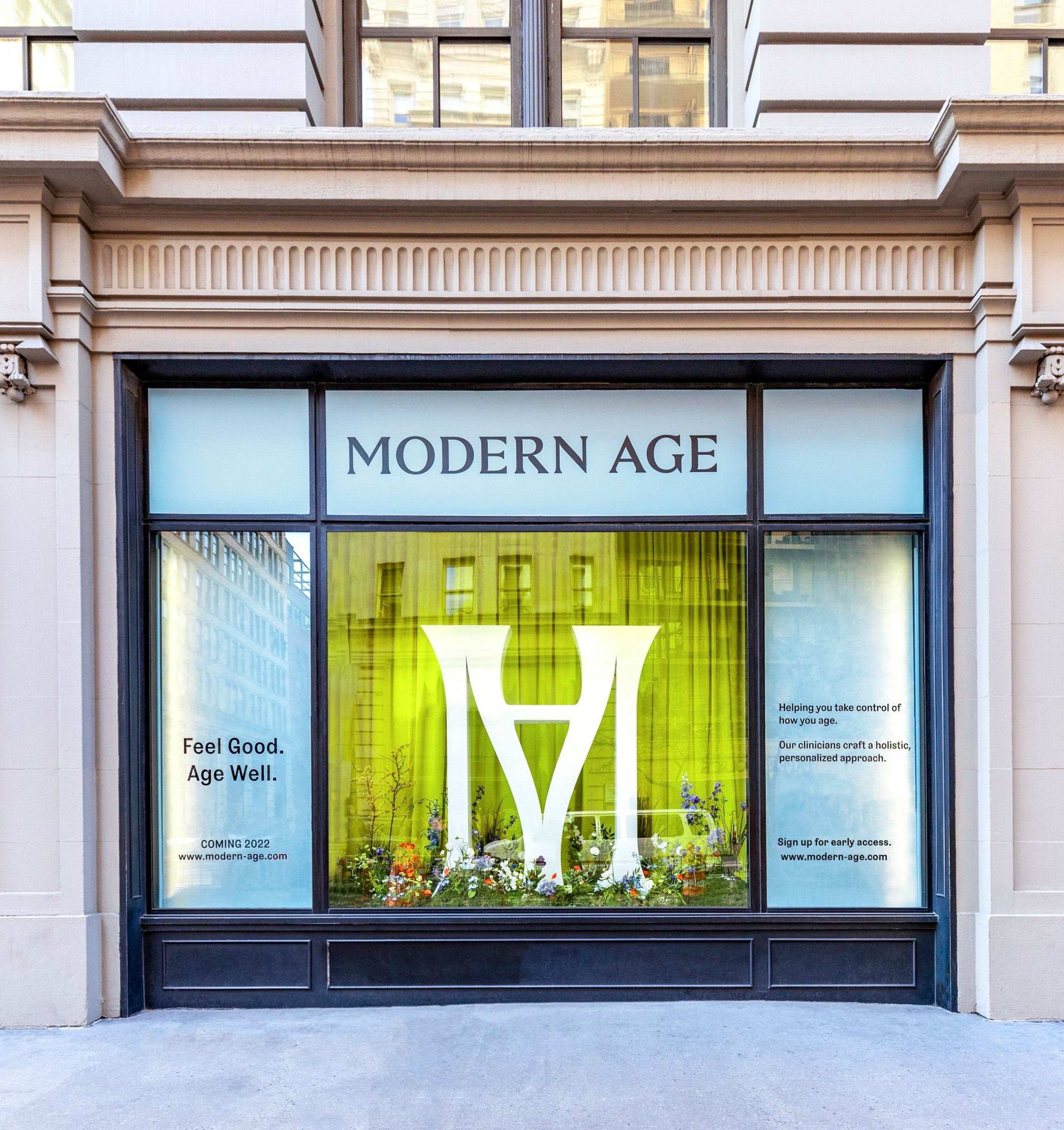 PRESS+PHOTO_5th+Ave+Brand+Window+%282%29.jpg